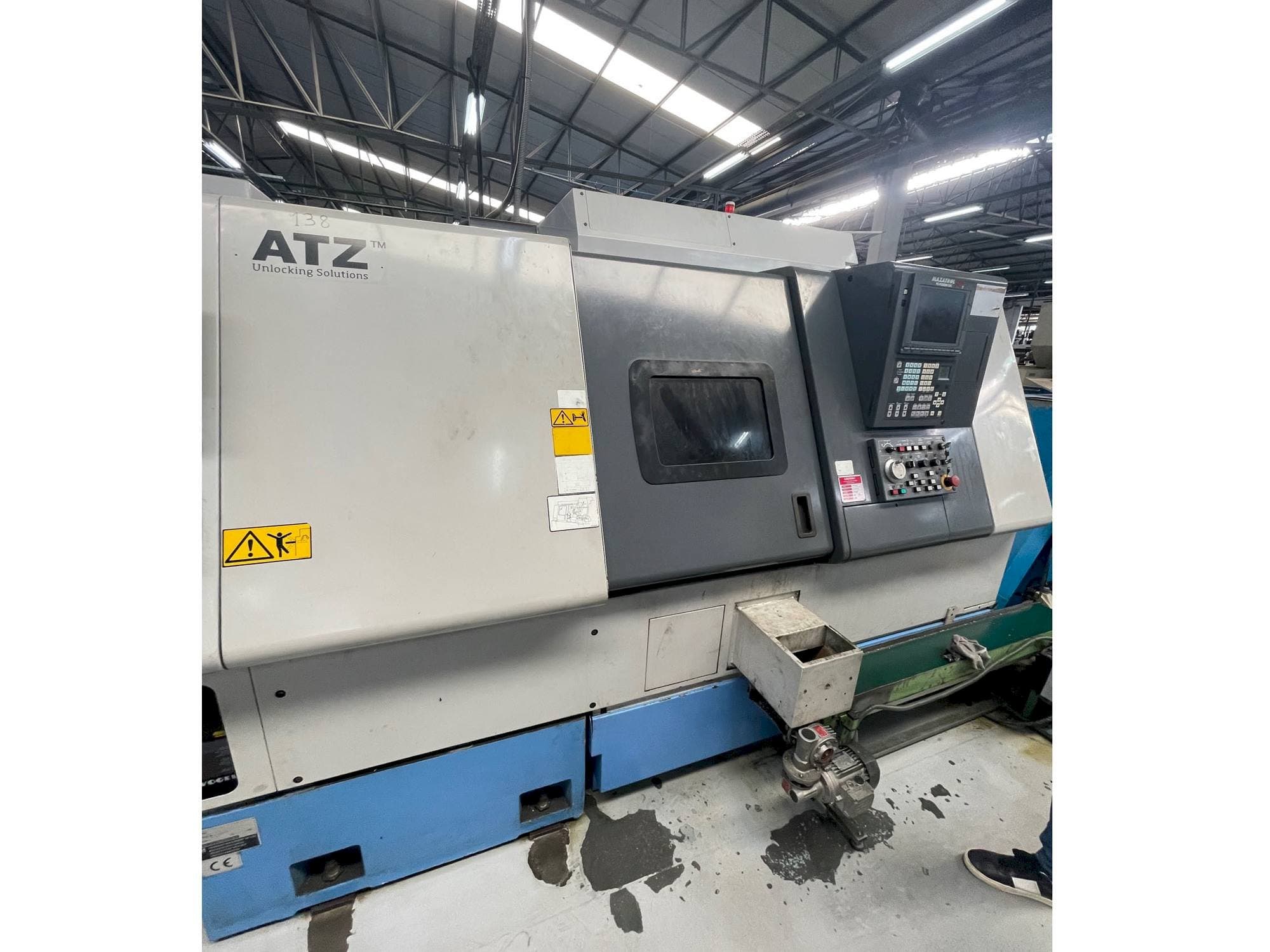 Vista Esquerda da Mazak SQT 250MS máquina