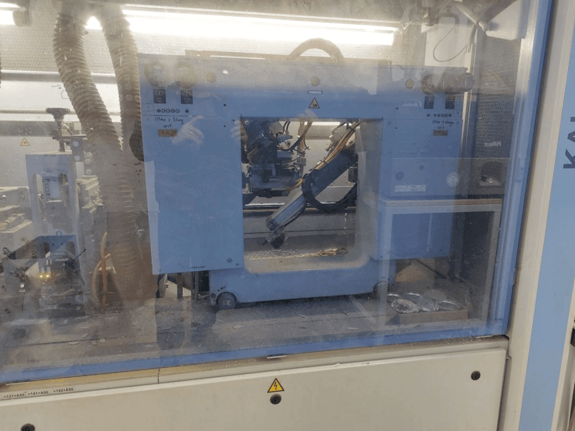 Vista Frontal da HOMAG KAL 330/9/A6/L máquina