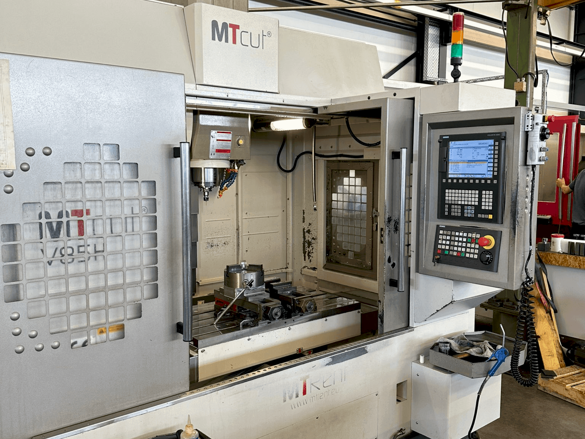 Vista Frontal da MTcut V 85 H máquina