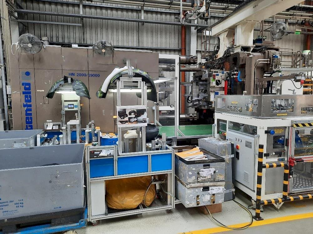 Vista Frontal da Battenfeld HM2000/19000 máquina