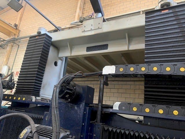 Vista Frontal da Schneider DFS-4 máquina