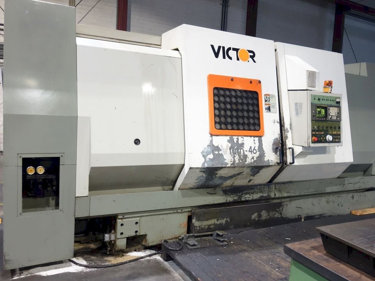 Vista Frontal da Victor V Turn 46 (1997) máquina