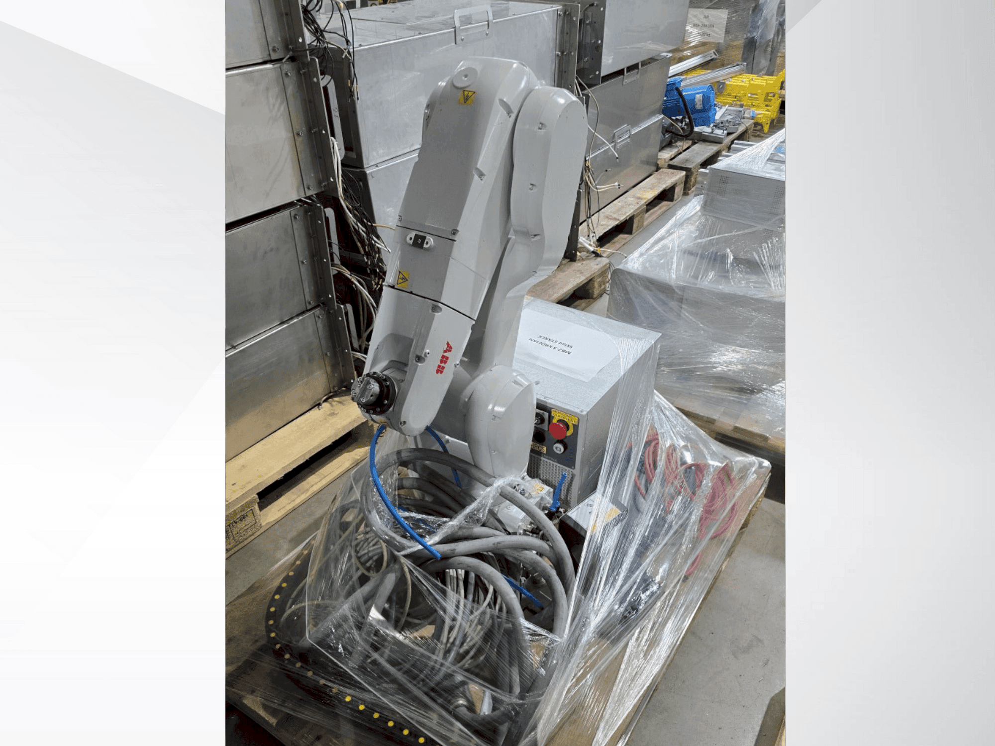 Vista Frontal da ABB IRB 1200-5/0.9 (2023) máquina