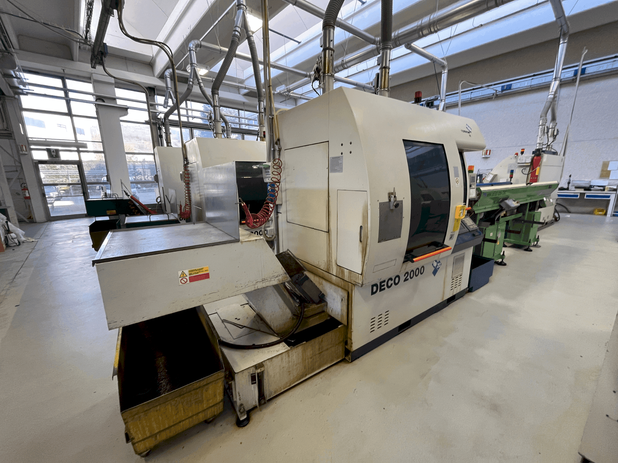 Vista Frontal da TORNOS DECO 2000/20 máquina