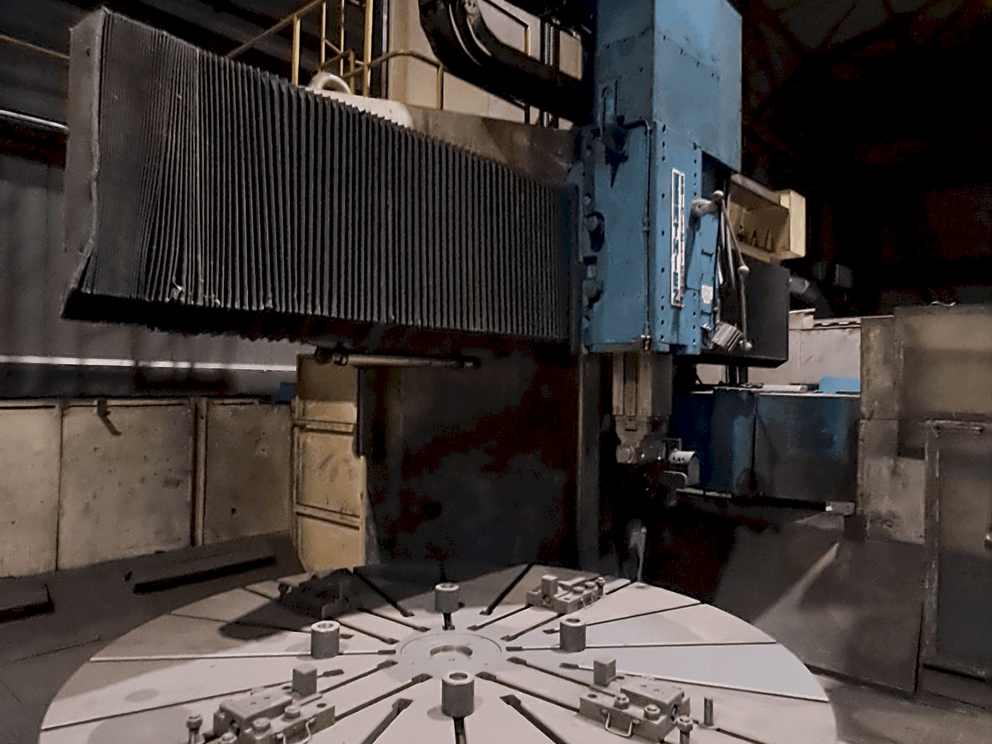 Vista Frontal  da Berthiez TMM 200 (1980)  máquina