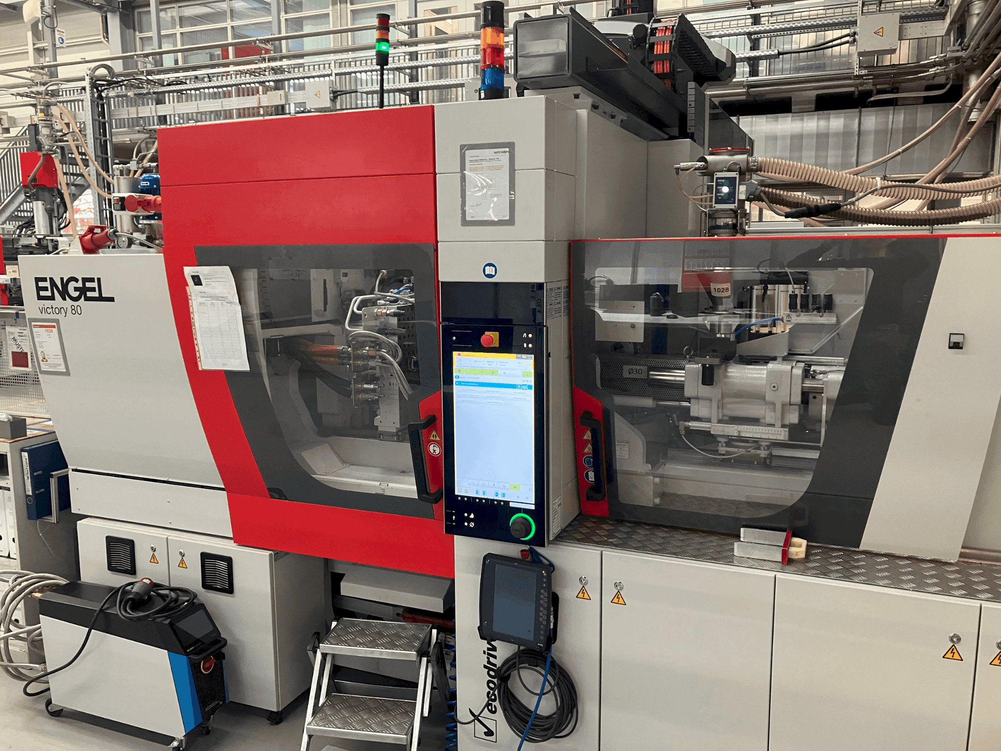 Vista Frontal  da Engel victory 200/80 tech  máquina