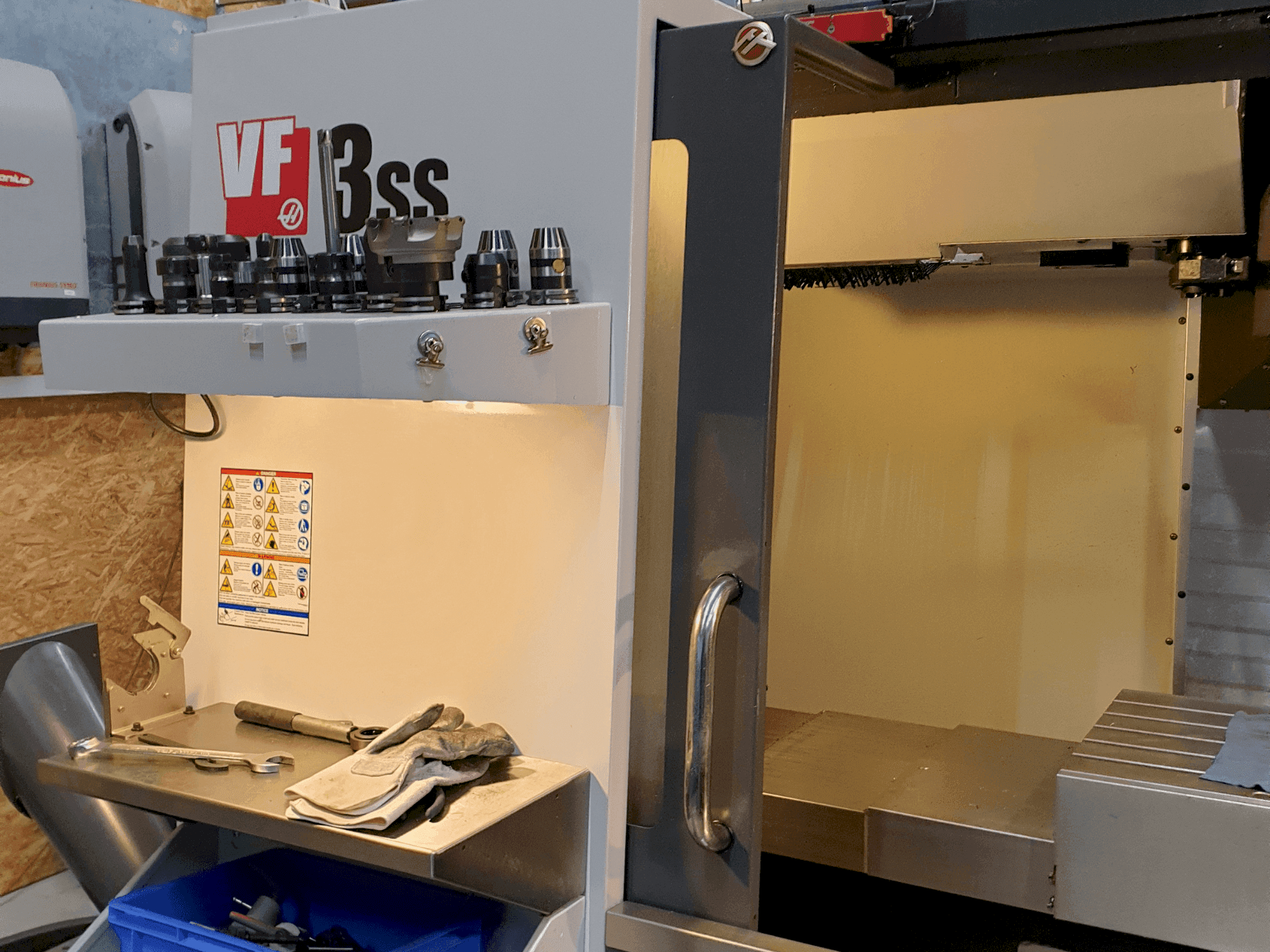 Vista Frontal da HAAS VF-3SS máquina