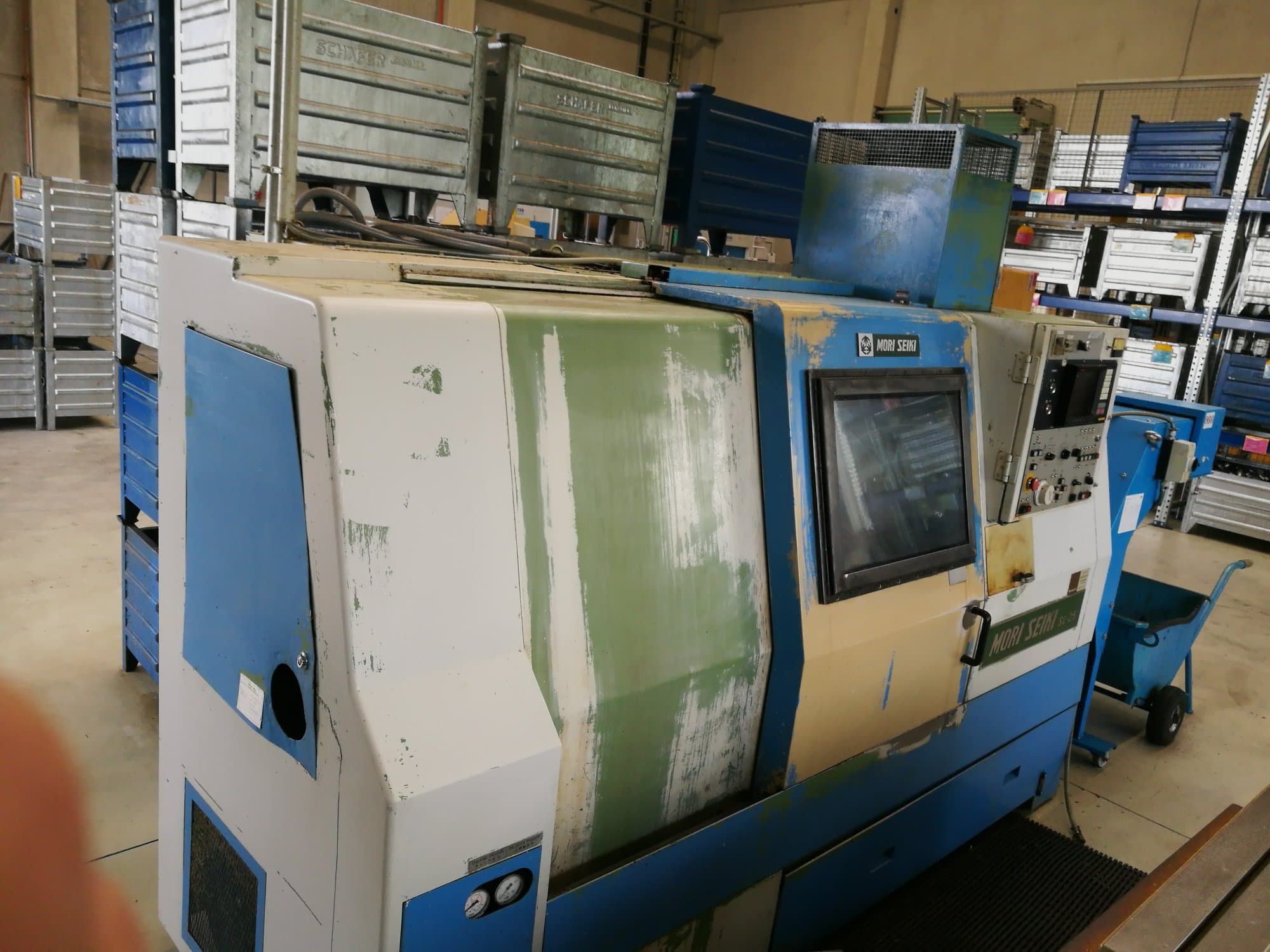 Vista Esquerda da MORI SEIKI SL-25A/500 máquina