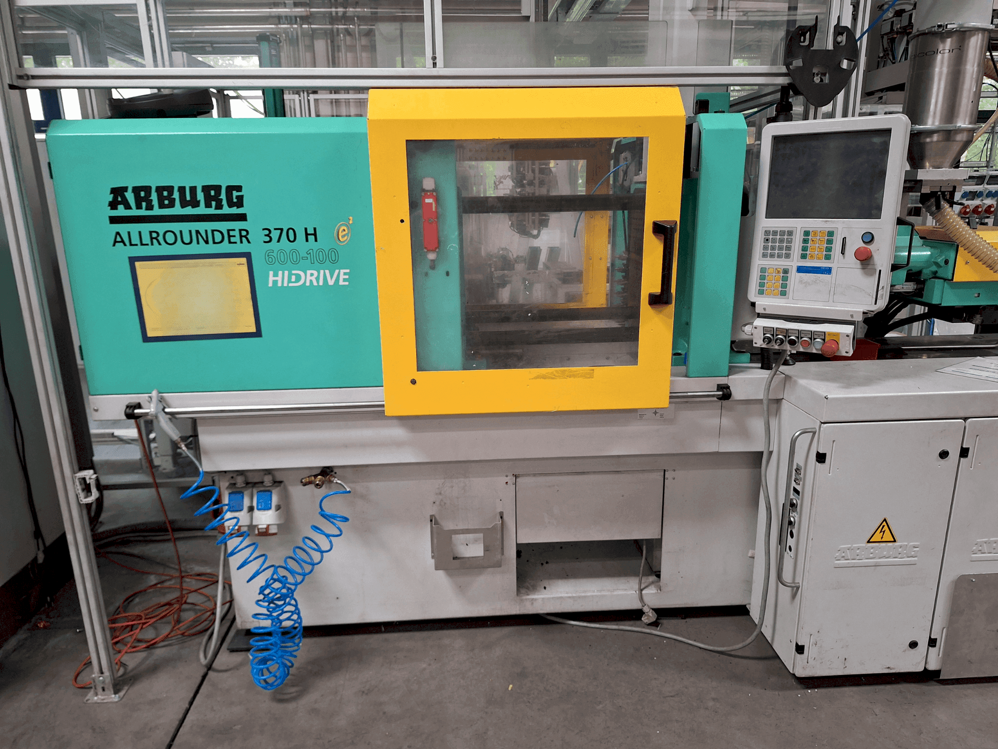 Vista Frontal da Arburg Allrounder 370 H 600-100 máquina