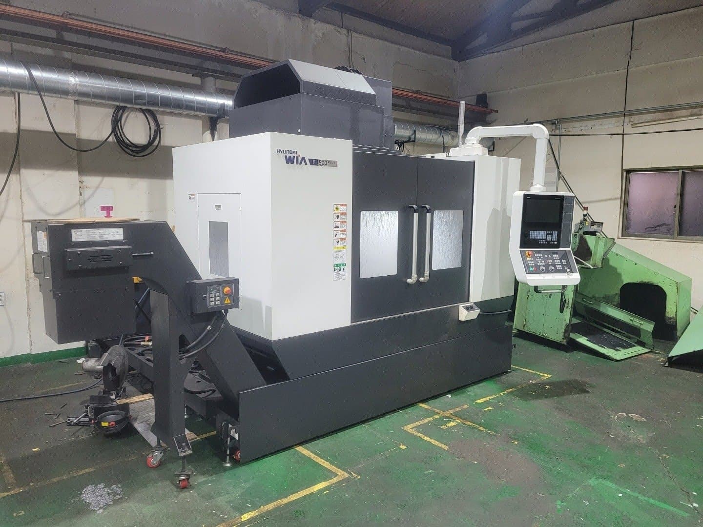 Vista Frontal  da Hyundai Wia F500 PLUS  máquina