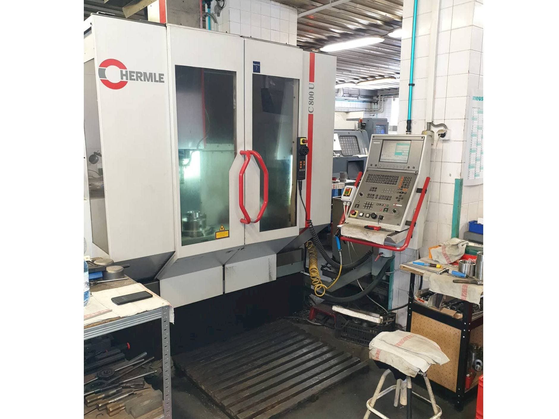 Vista Frontal  da HERMLE C800 U  máquina