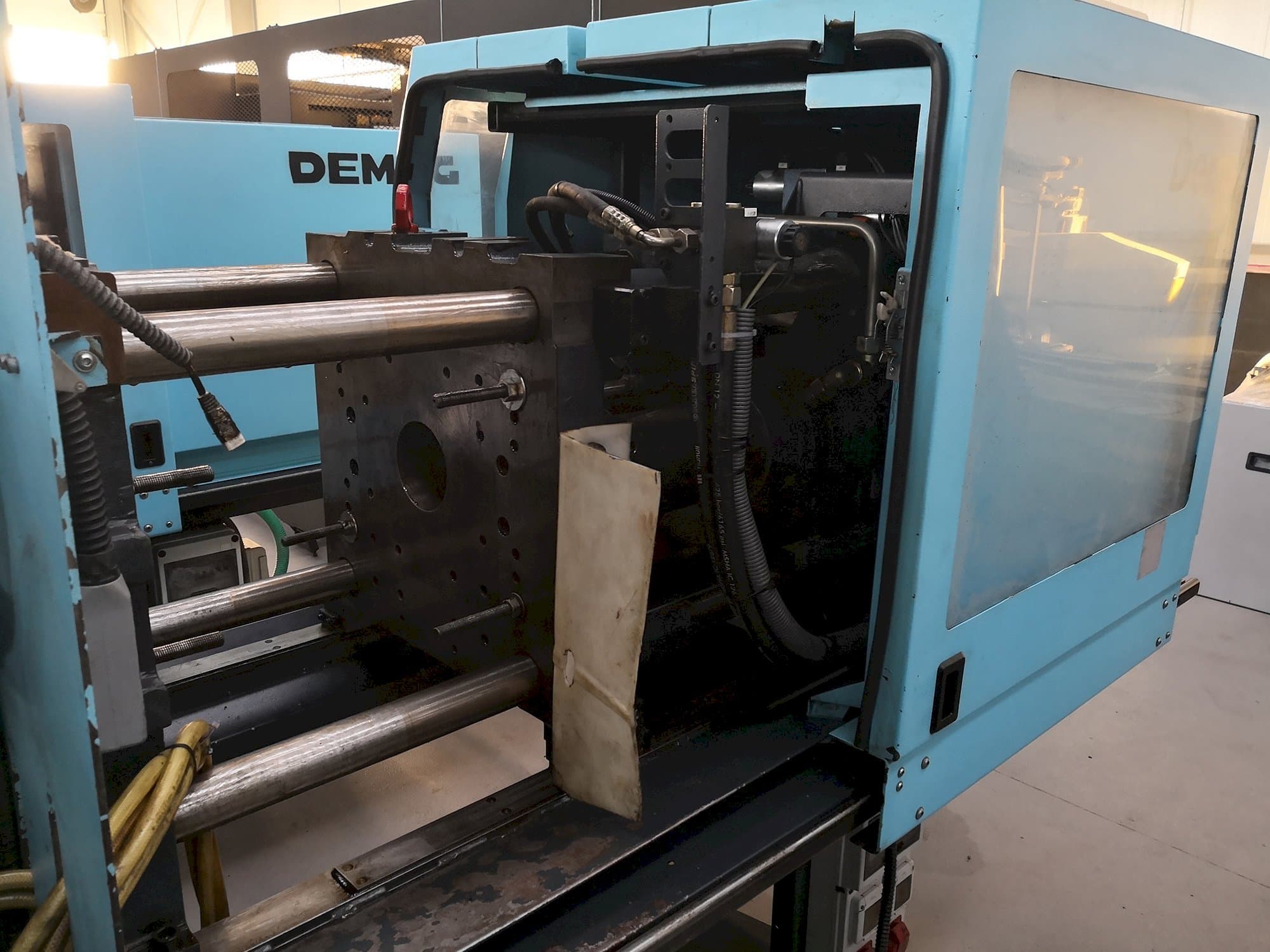 Espaço de trabalho da DEMAG Ergotech 80/400 viva máquina
