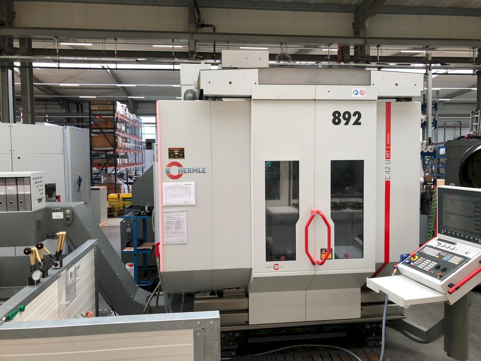 Vista Frontal  da HERMLE C42U MT  máquina