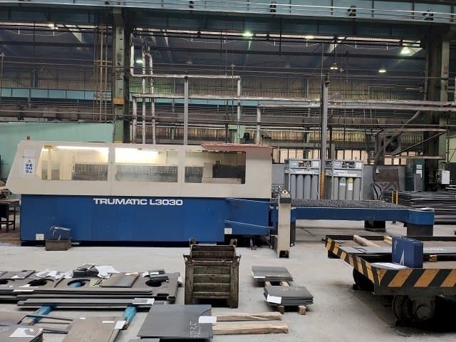 Vista Frontal da Trumpf TRUMATIC L 3030 máquina