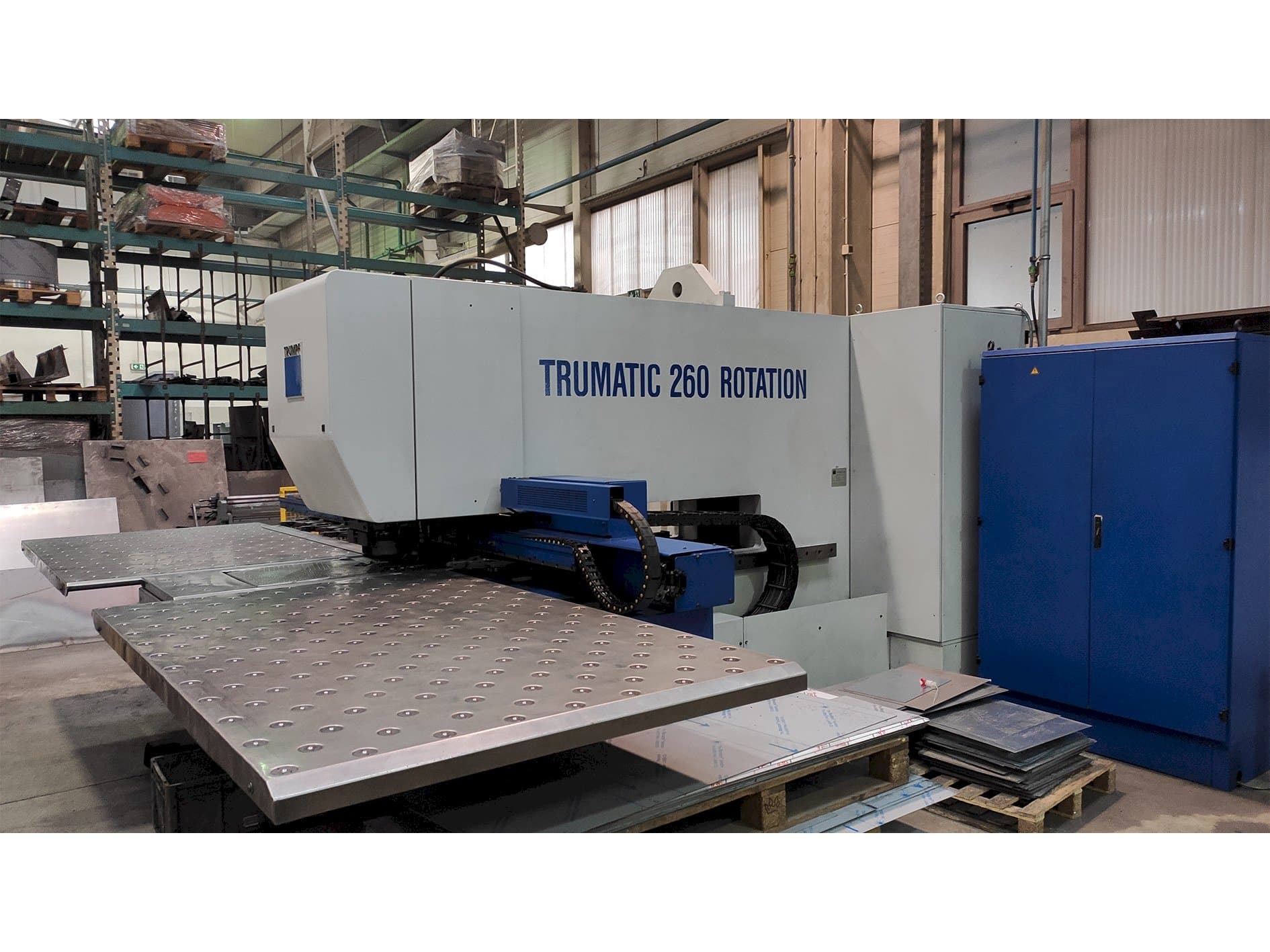 Vista Frontal da Trumpf TC260R máquina