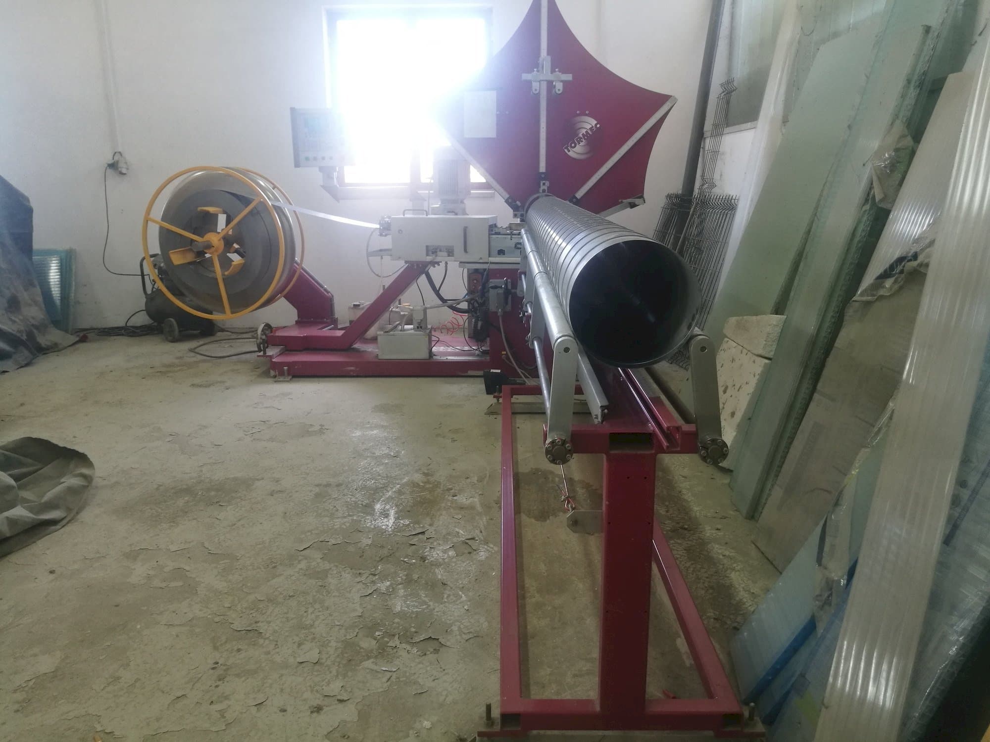 Vista Frontal da Tormec Tubo-S máquina