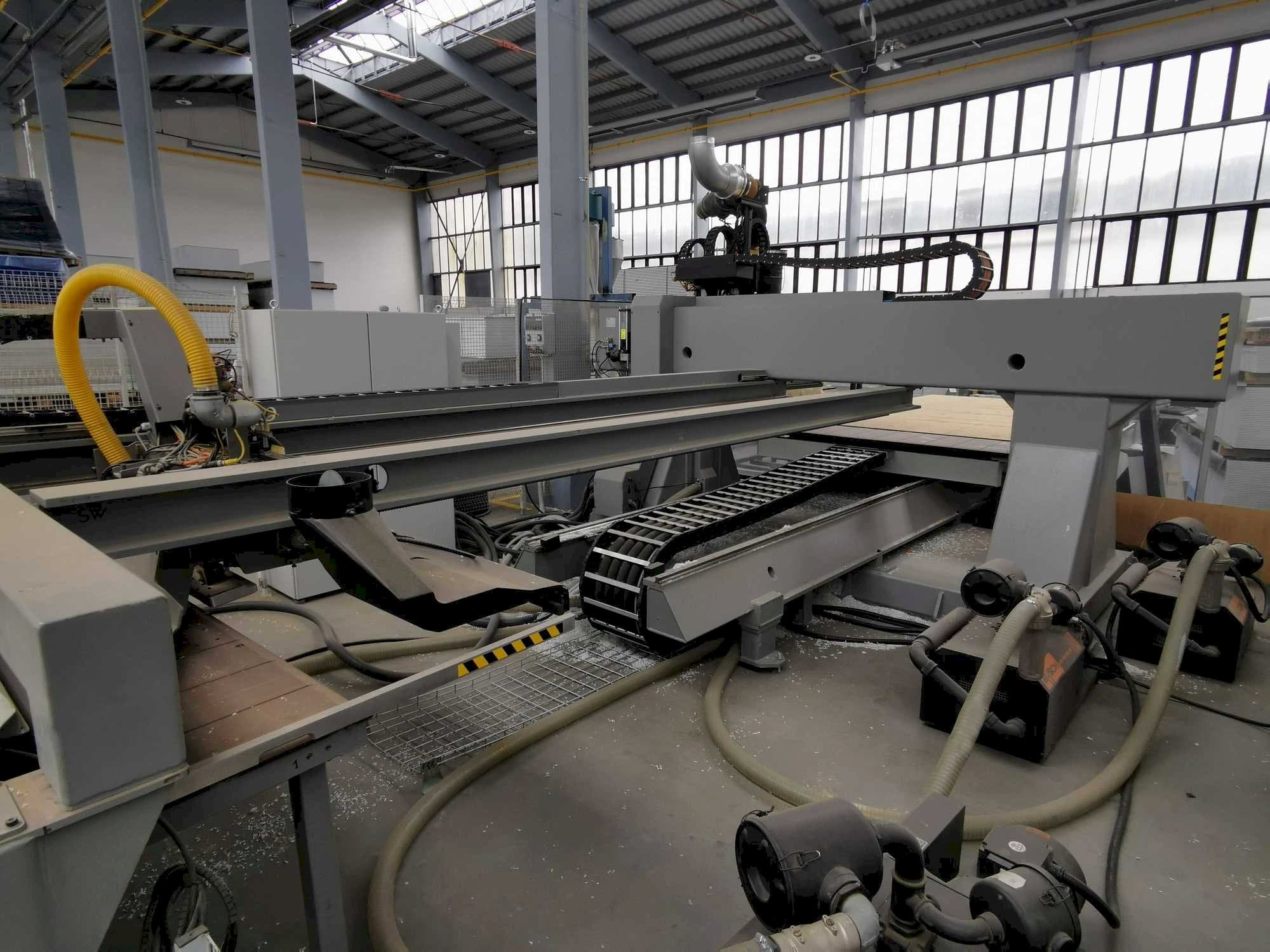 Vista Frontal da BIESSE EXCEL NBC 712 X1-S máquina