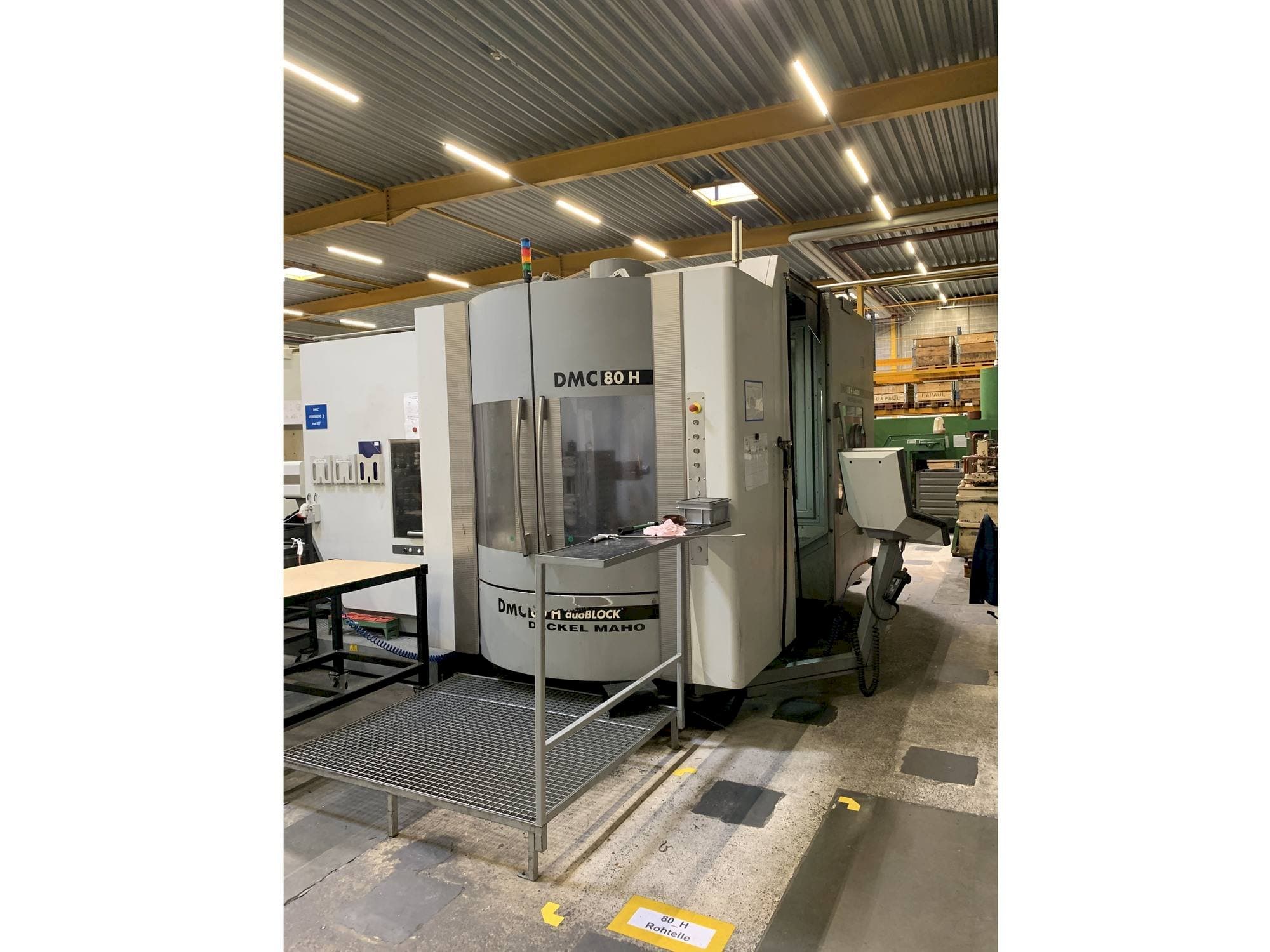 Vista Frontal da DECKEL MAHO DMC 80 H duoBLOCK máquina