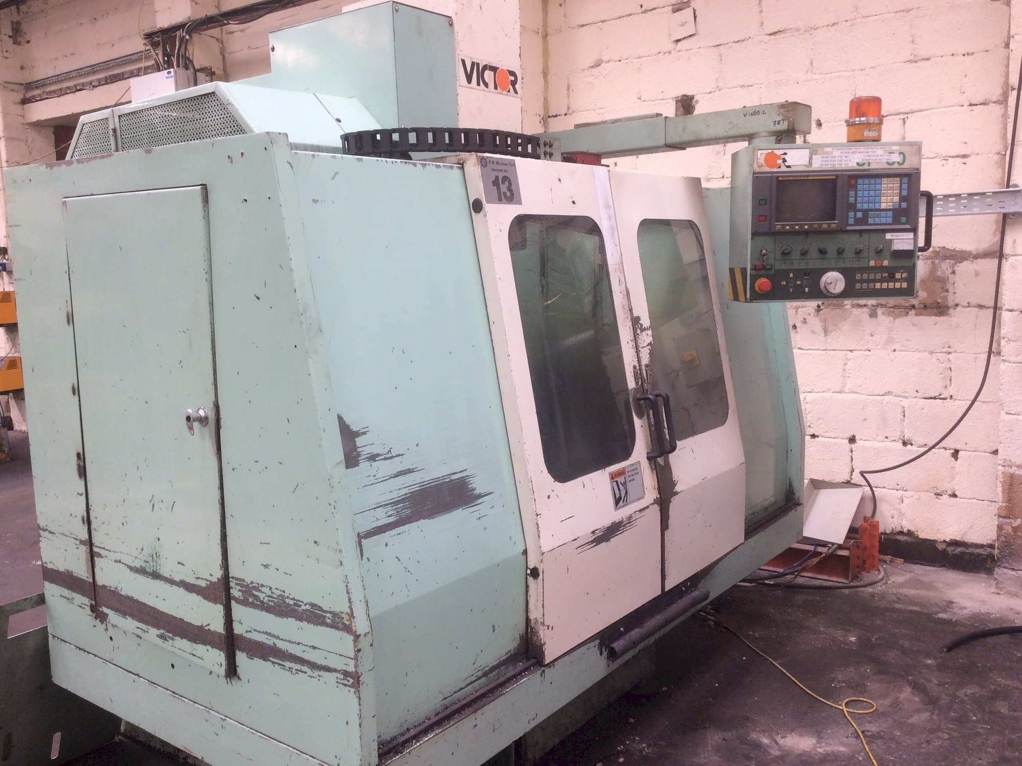 Vista Frontal da Victor V Center-80 máquina