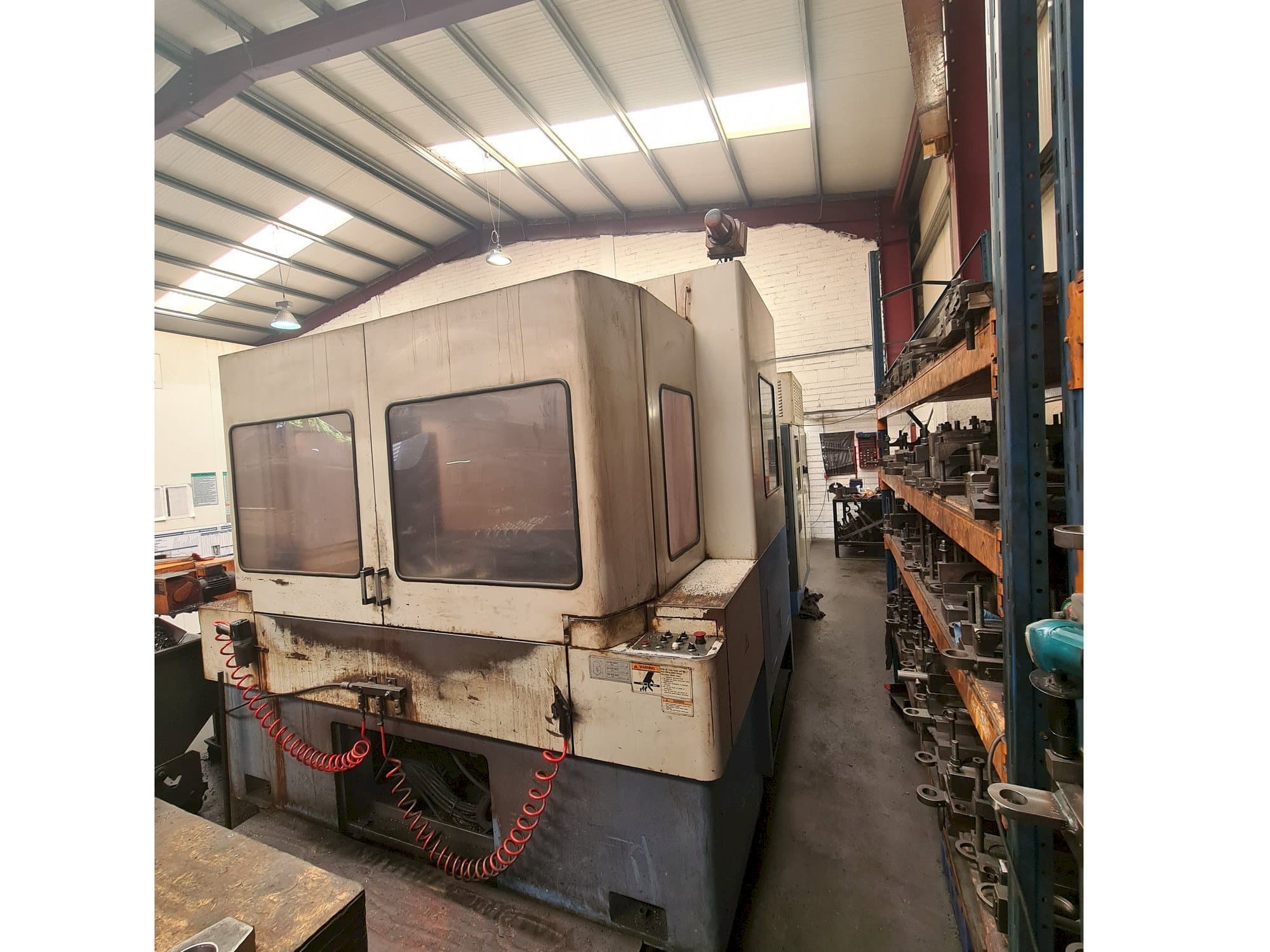 Vista Frontal da Mazak H630NX máquina