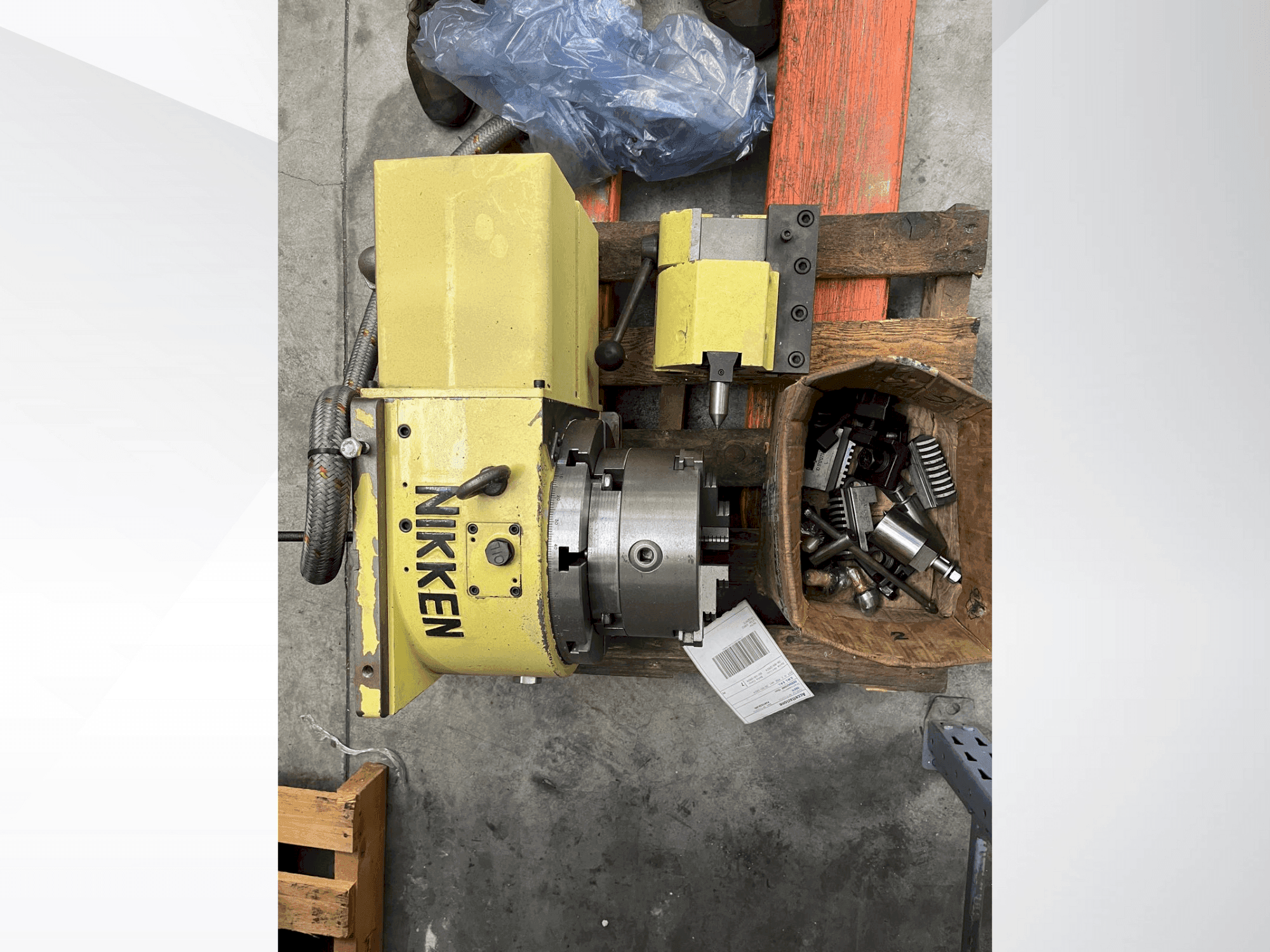 Vista Frontal da NIKKEN CNC 260 máquina