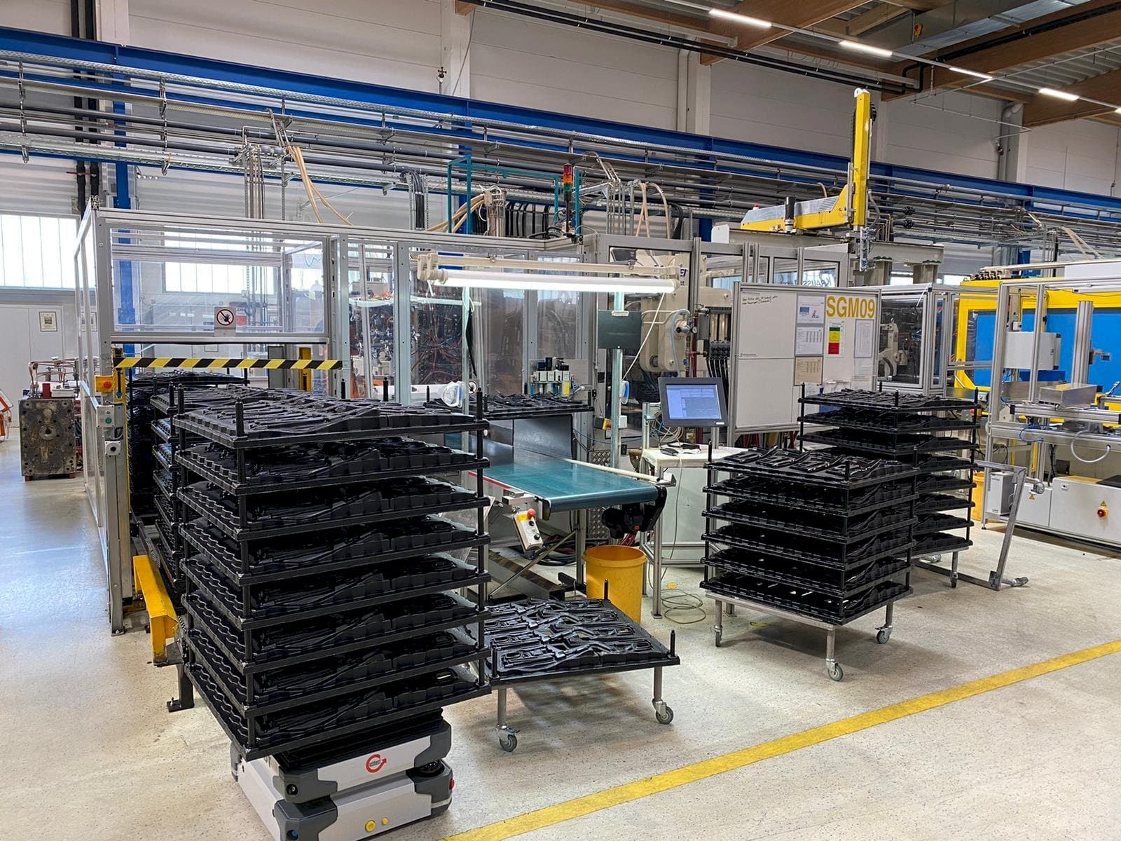 Vista Frontal da Krauss Maffei 650-1900-520 CZ Multinject máquina