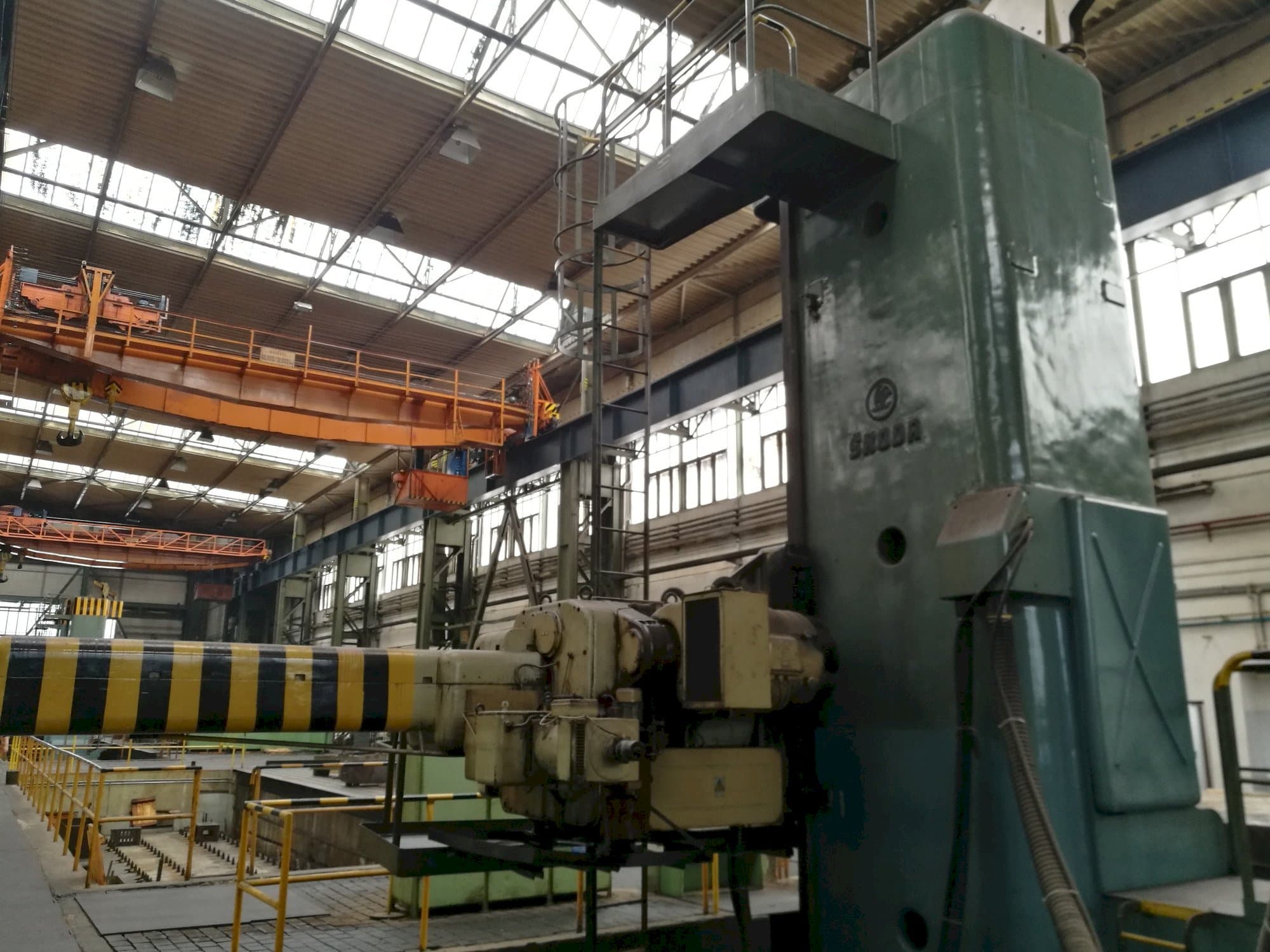 Vista Frontal  da SKODA WDA 200  máquina