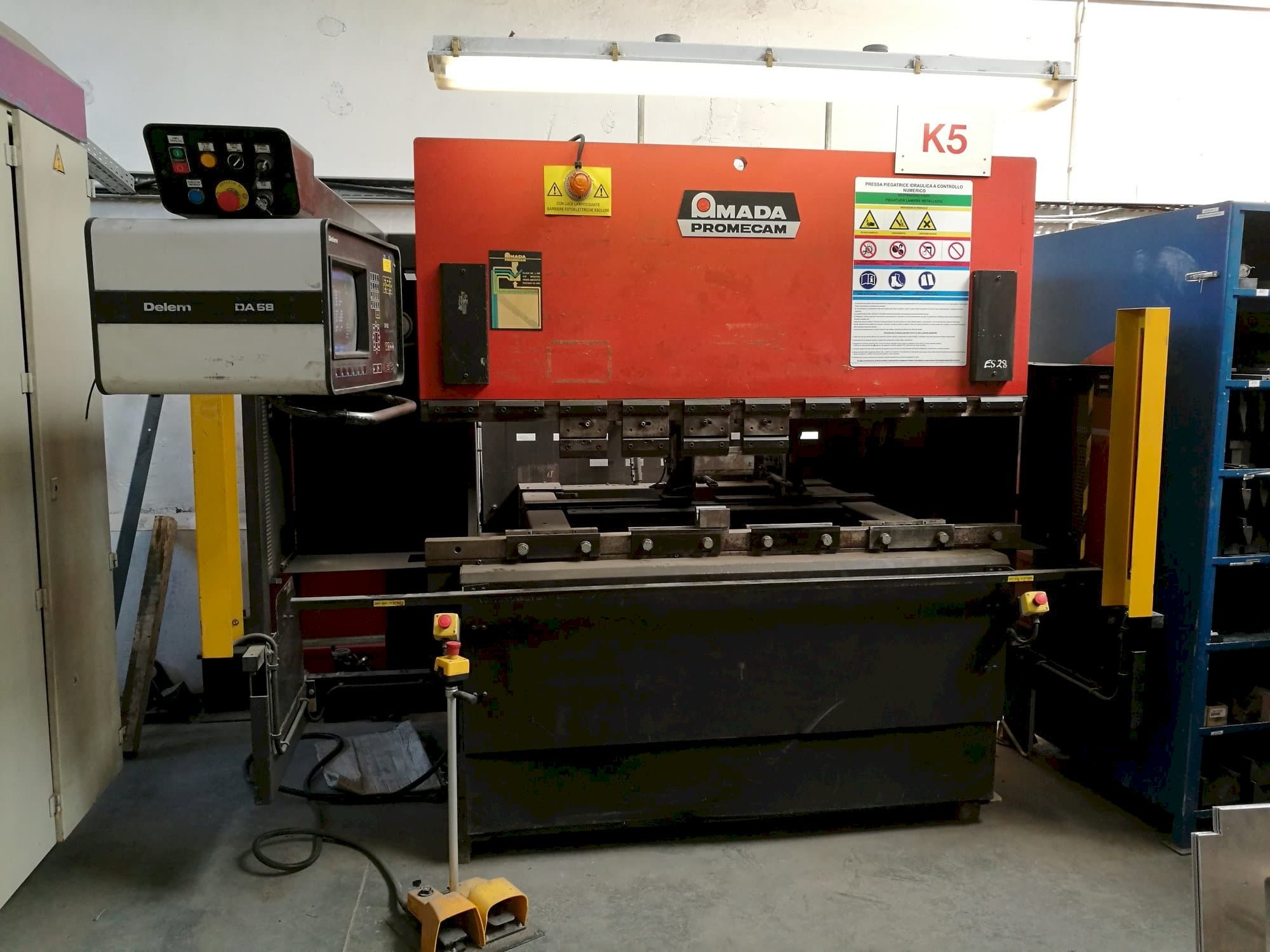 Vista Frontal da AMADA ITPS 50/20 máquina