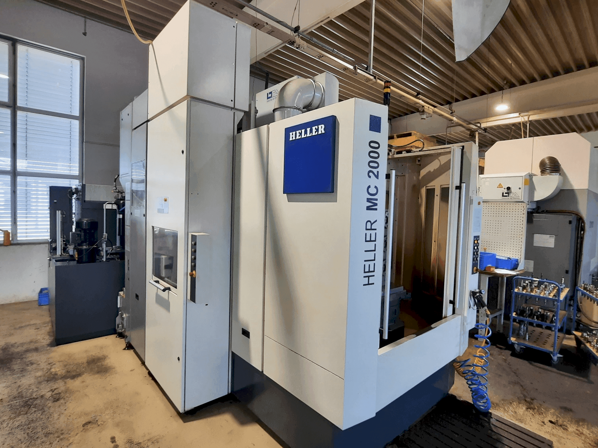 Vista Frontal  da HELLER MC 2000  máquina