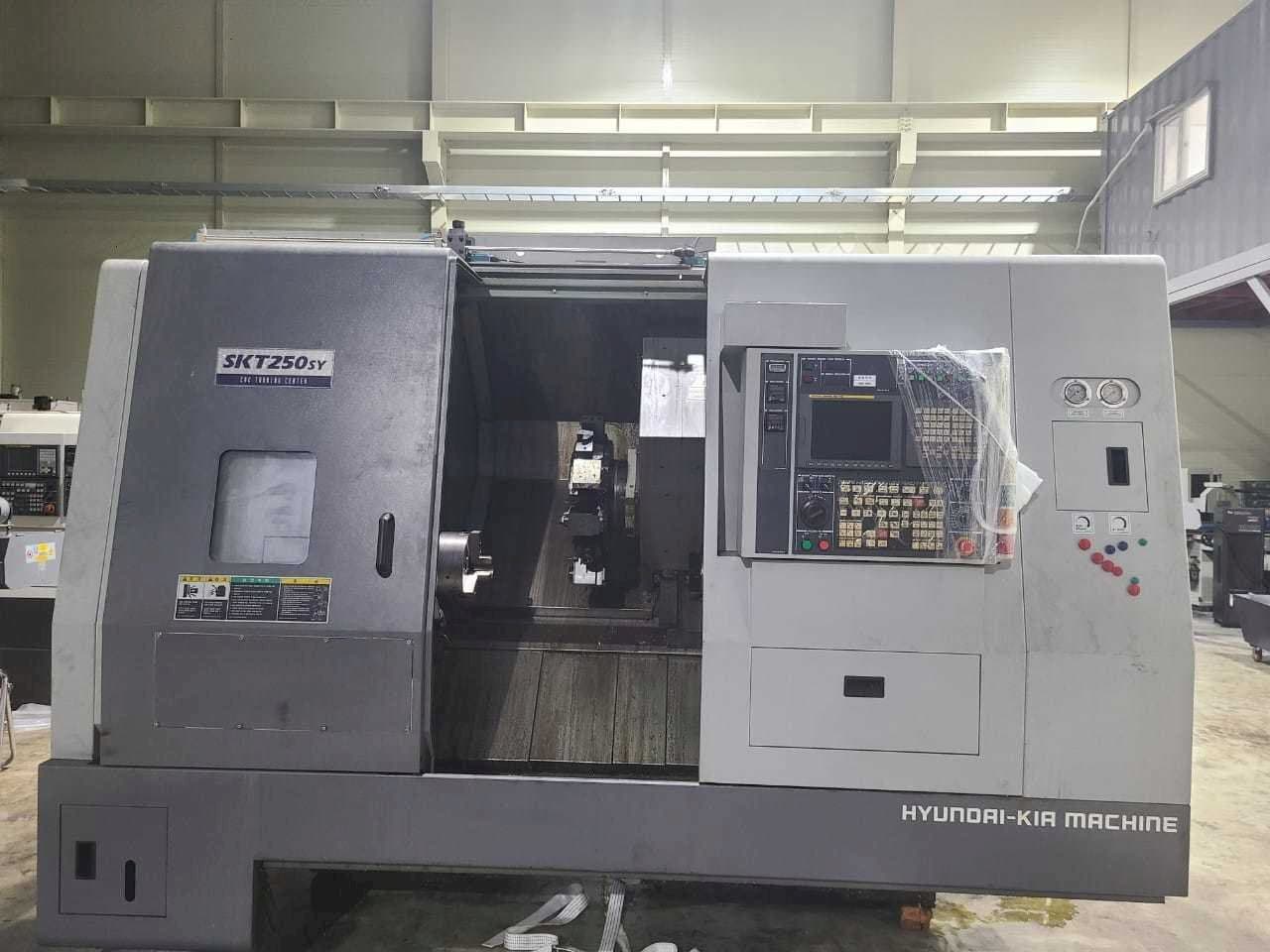 Vista Frontal da Hyundai Kia SKT250SY máquina