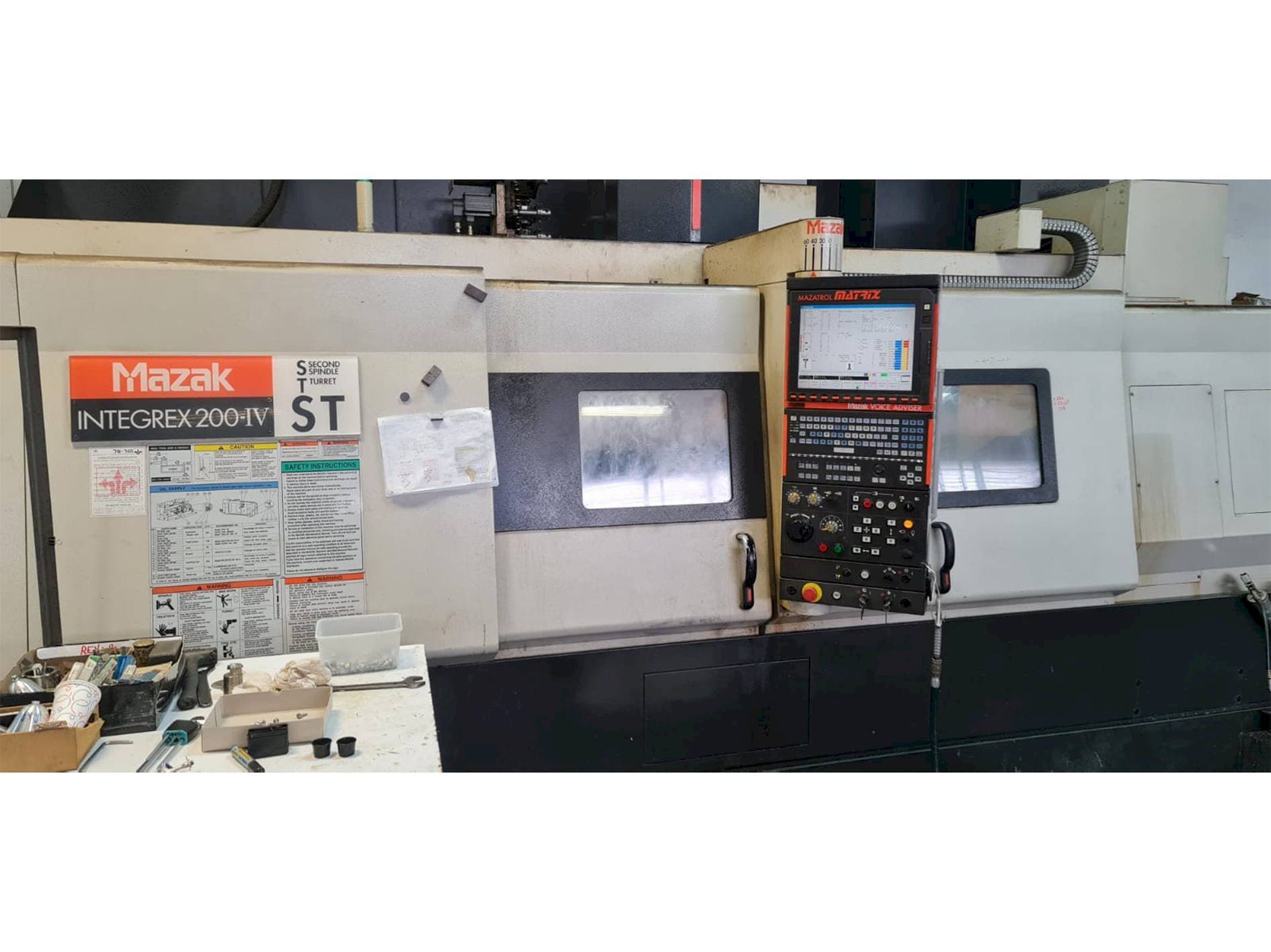 Vista Frontal da Mazak Integrex 200-IV ST máquina
