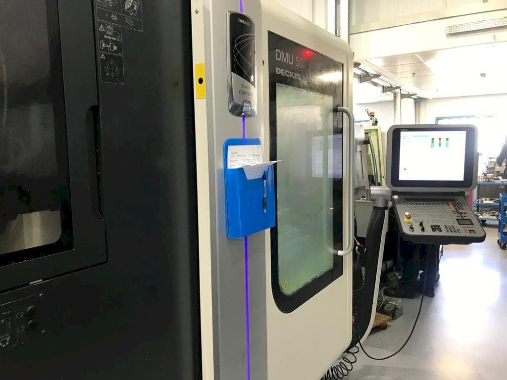Vista Frontal  da DMG Mori Seiki DMU 50  máquina