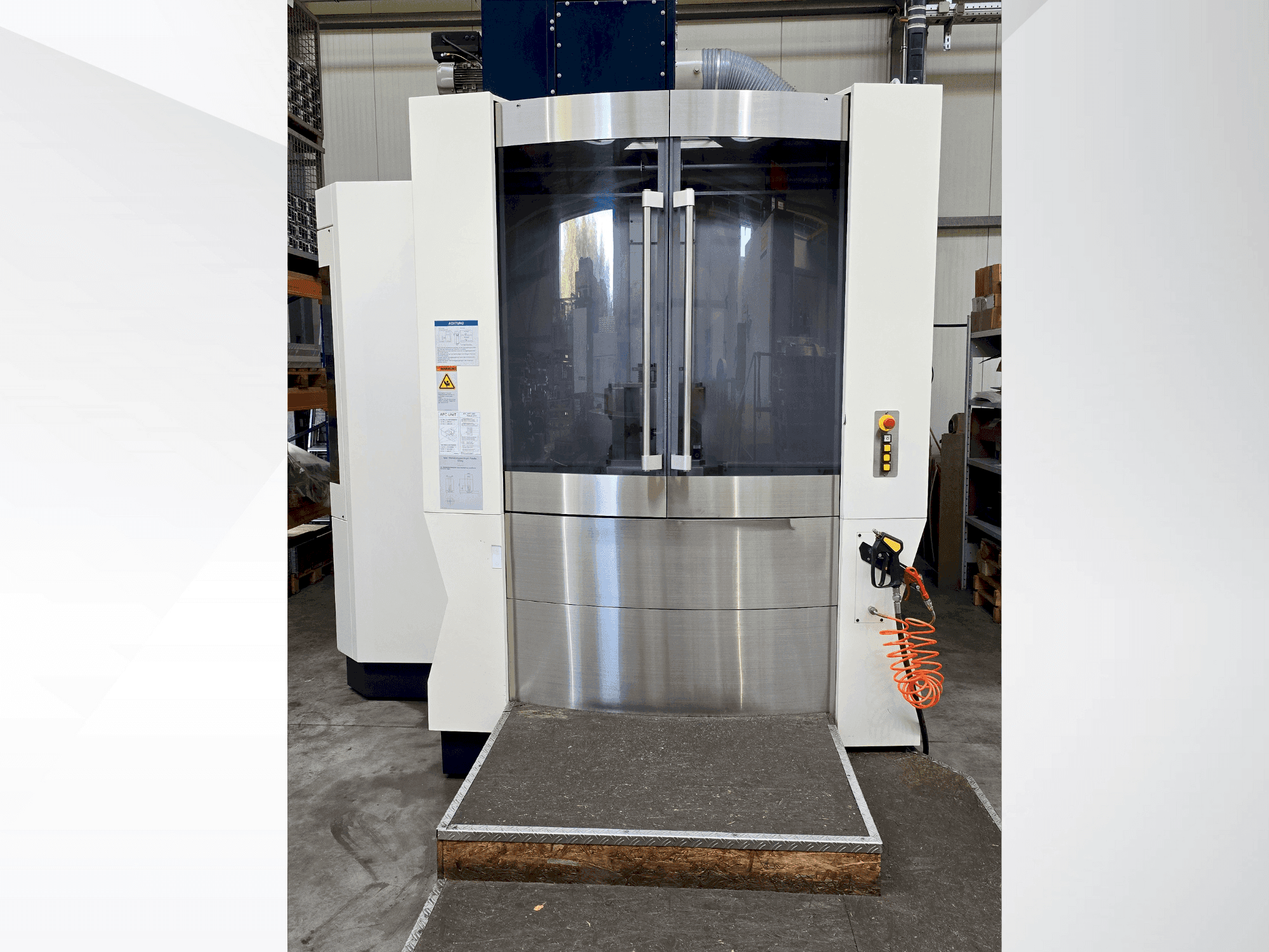 Vista Frontal da Makino A61nx máquina