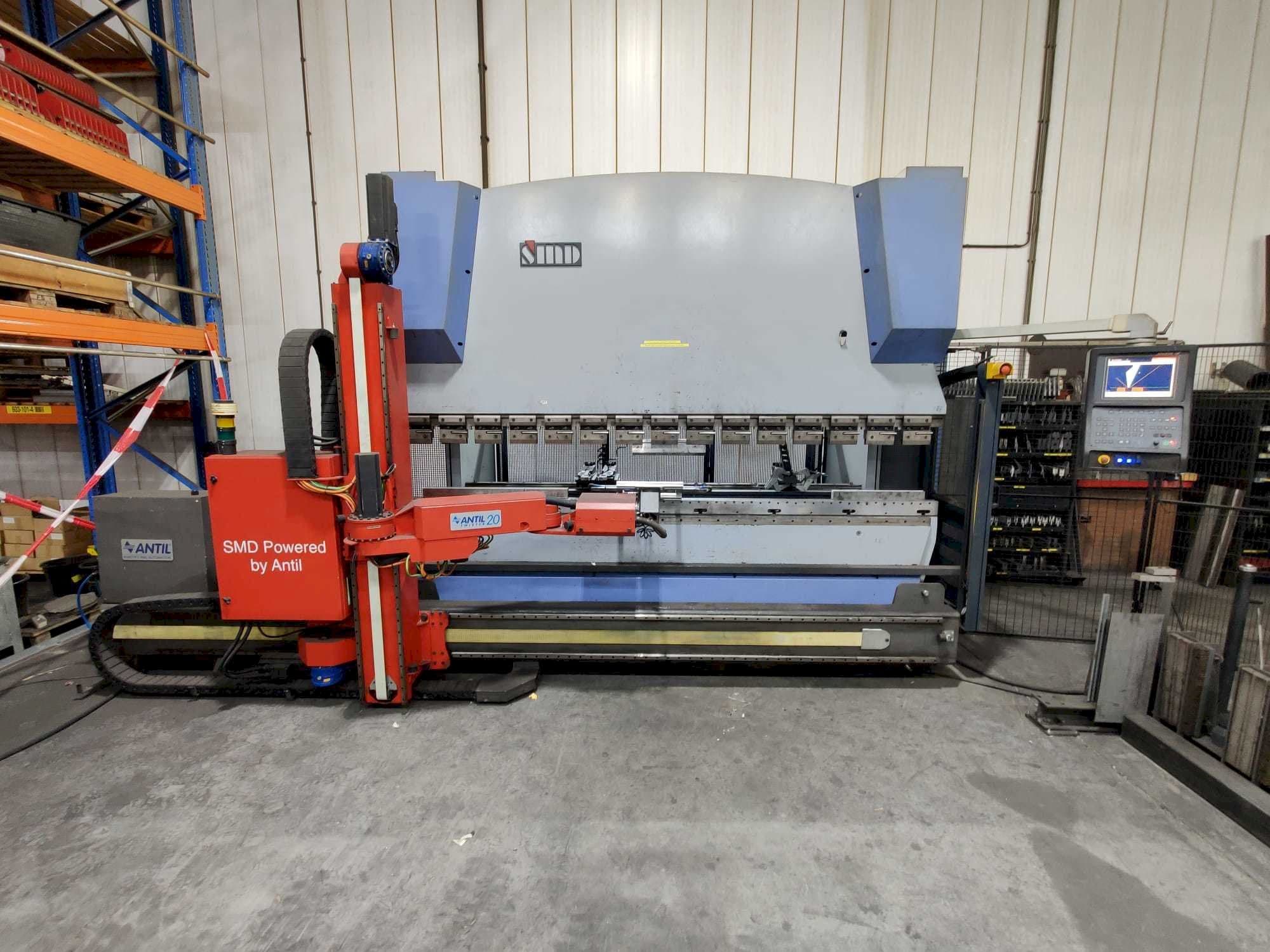 Vista Frontal da SMD PBH 110-3100-4C máquina