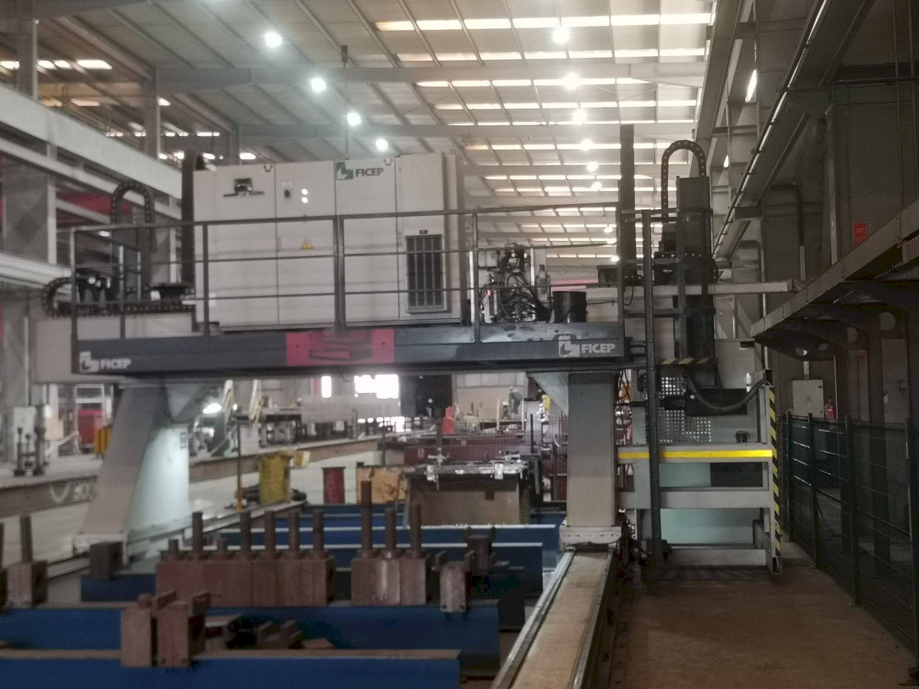 Vista Frontal da FICEP 3003/12 GDD máquina