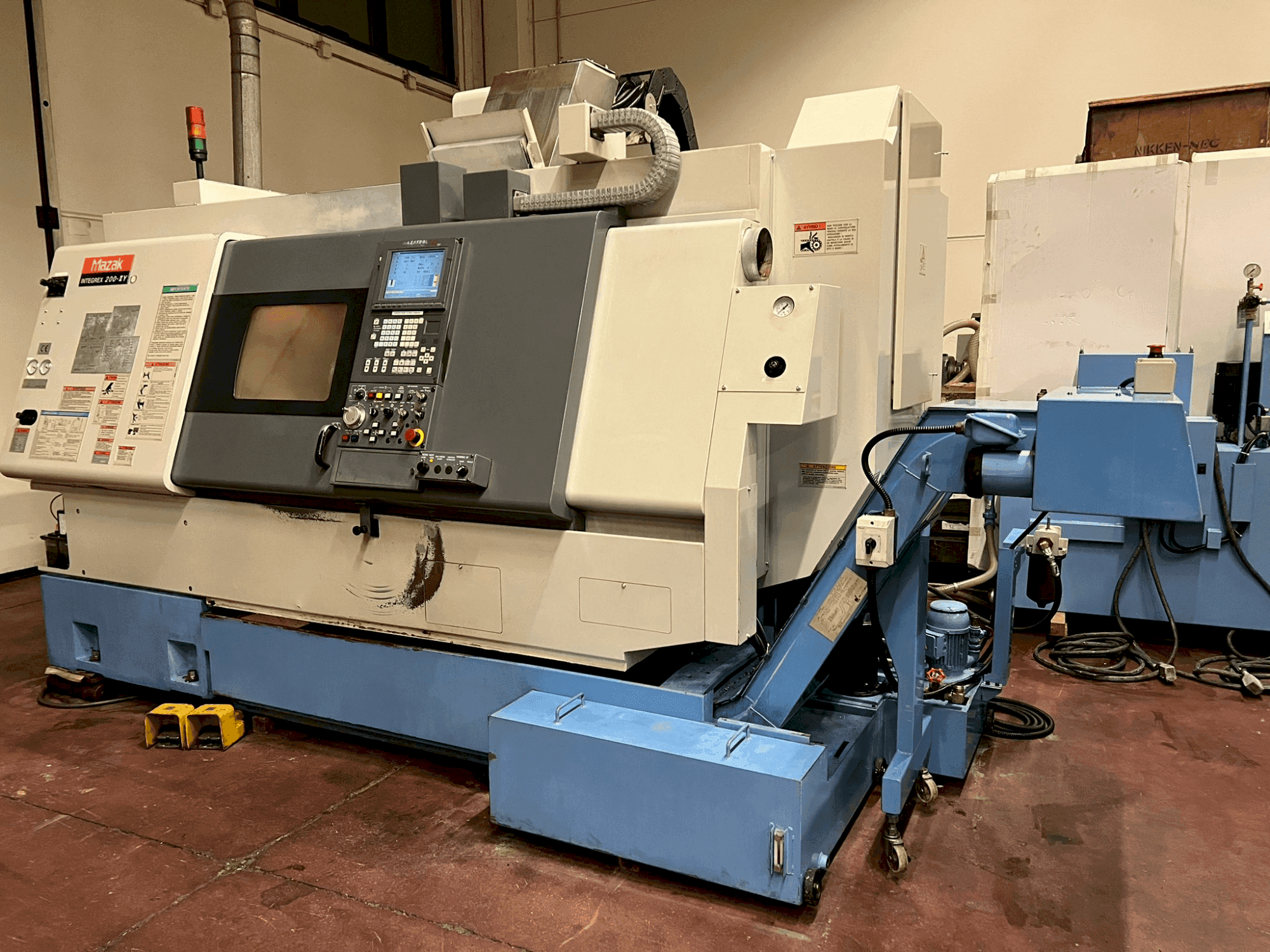 Vista Frontal  da Mazak Integrex 200 IIY  máquina