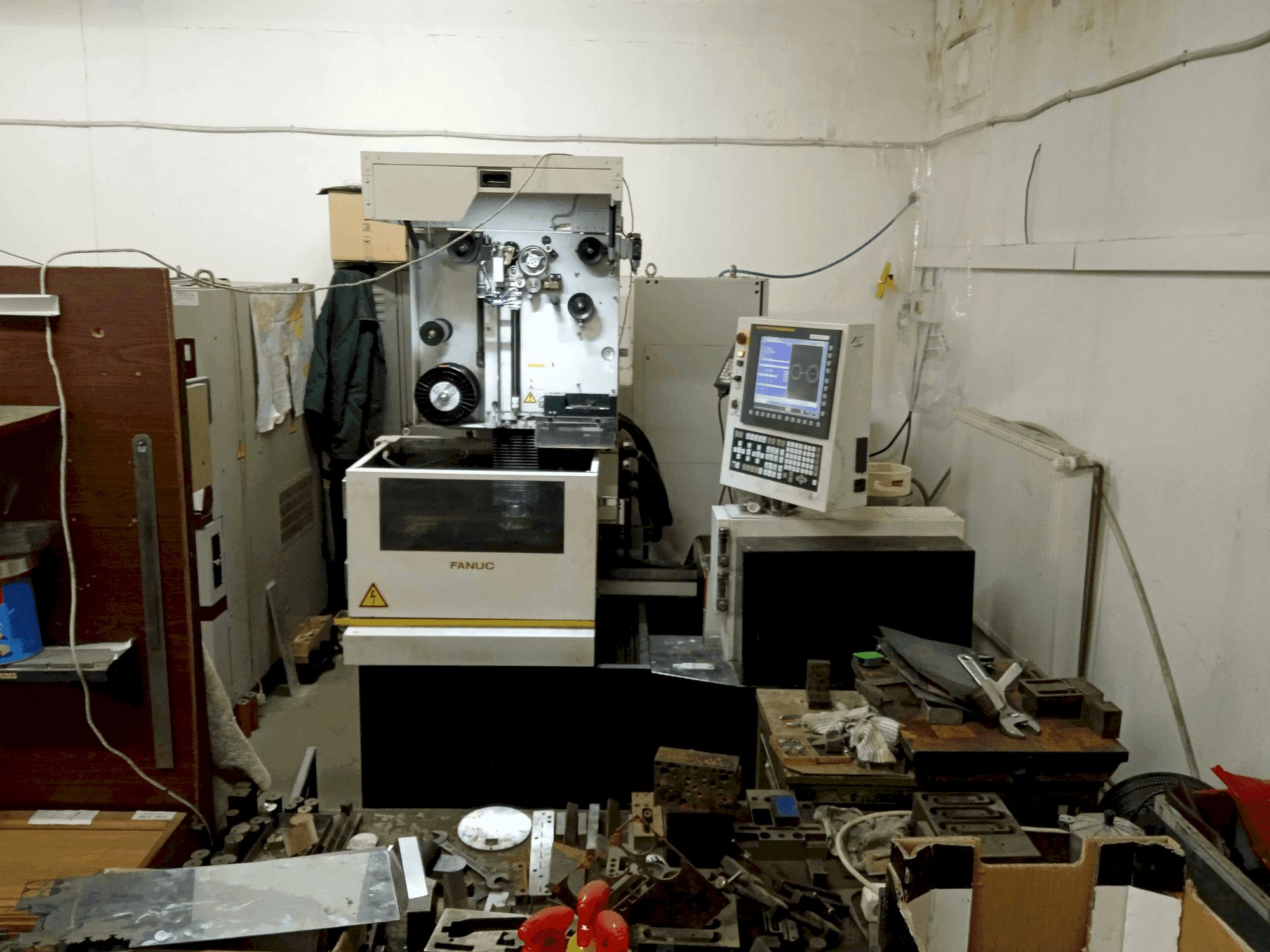 Vista Frontal  da FANUC Robocut Alpha 0iE  máquina