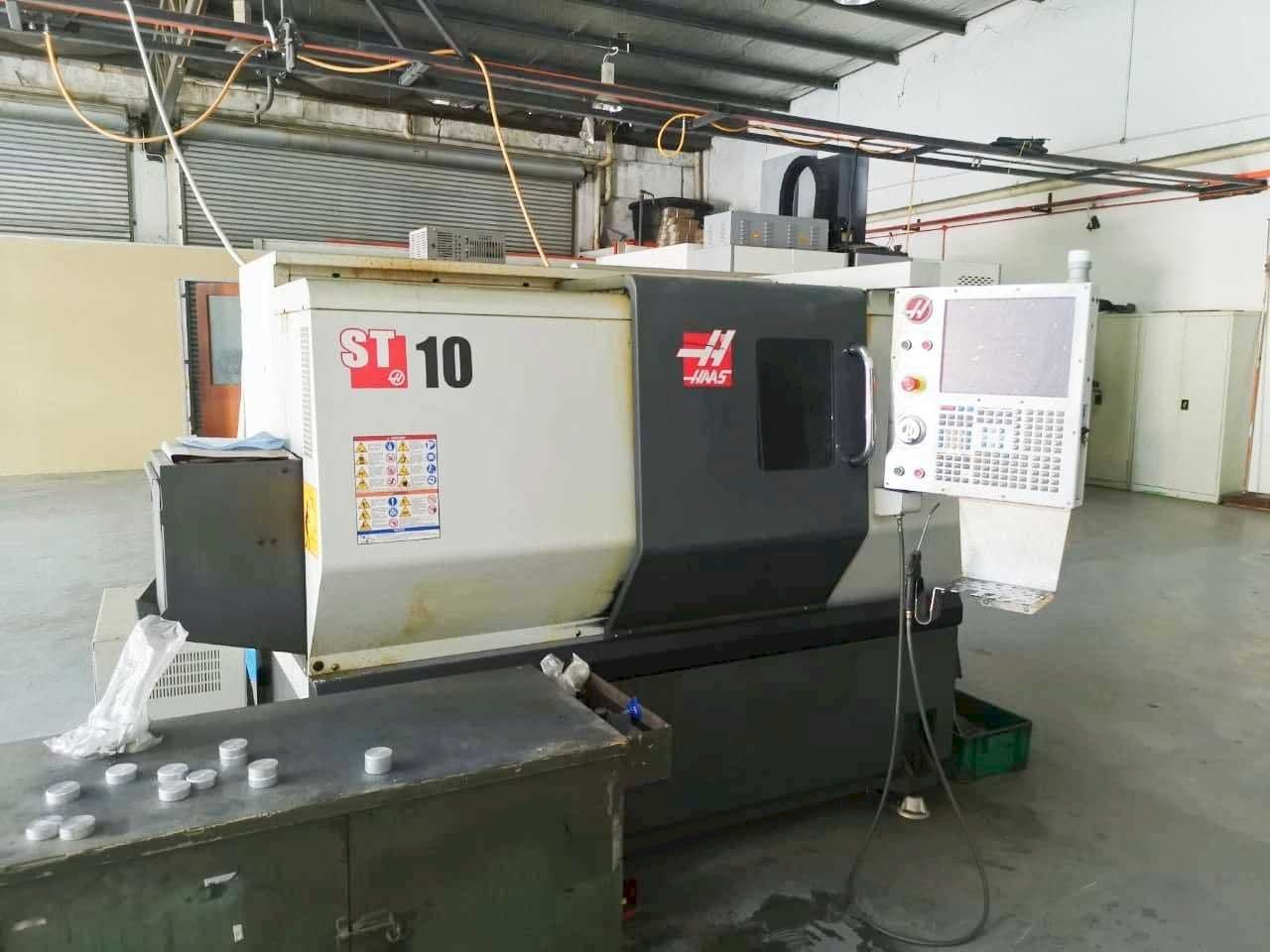 Vista Frontal da HAAS ST-10 máquina