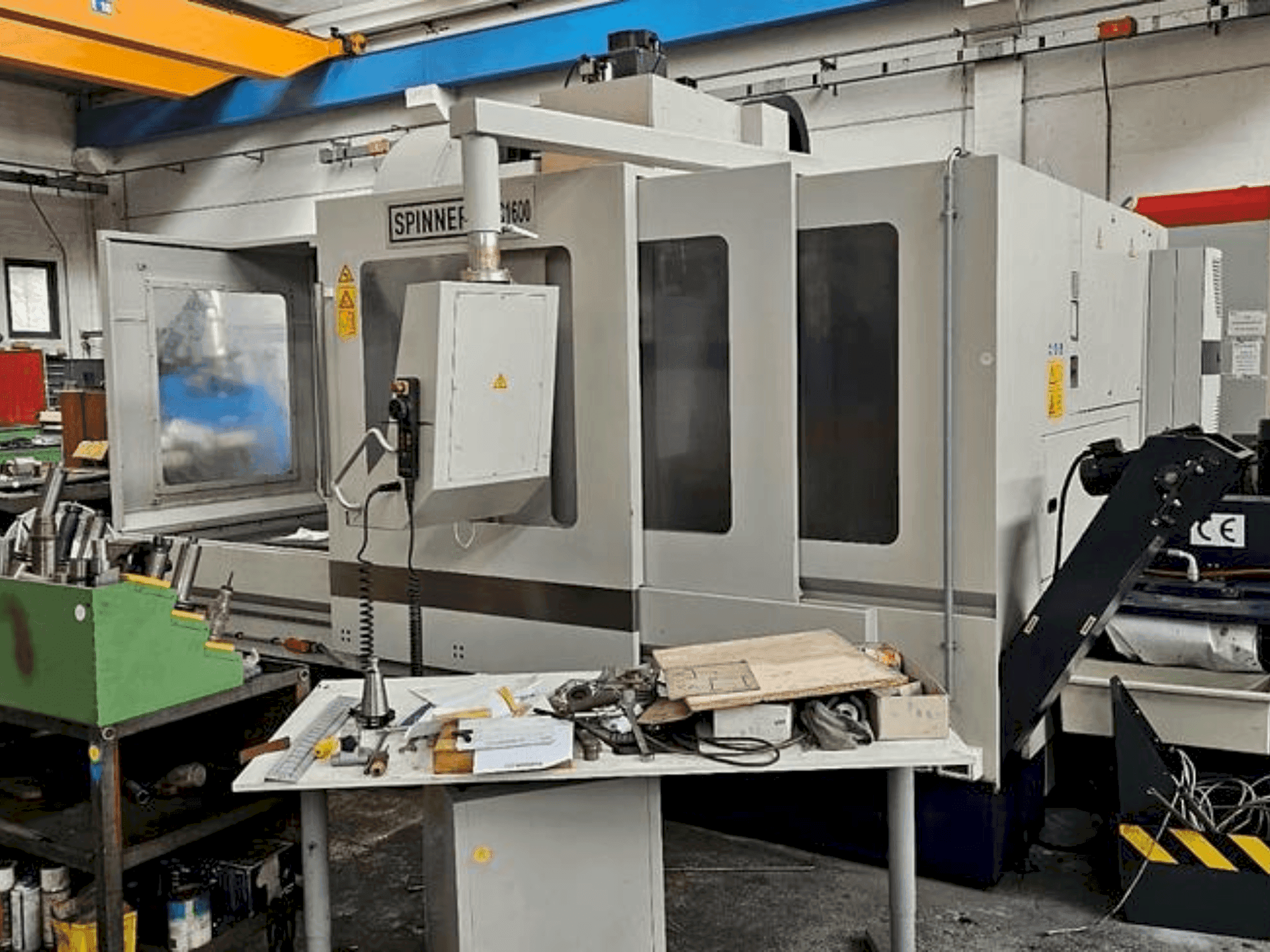 Vista Frontal da SPINNER MVC 1600-N máquina