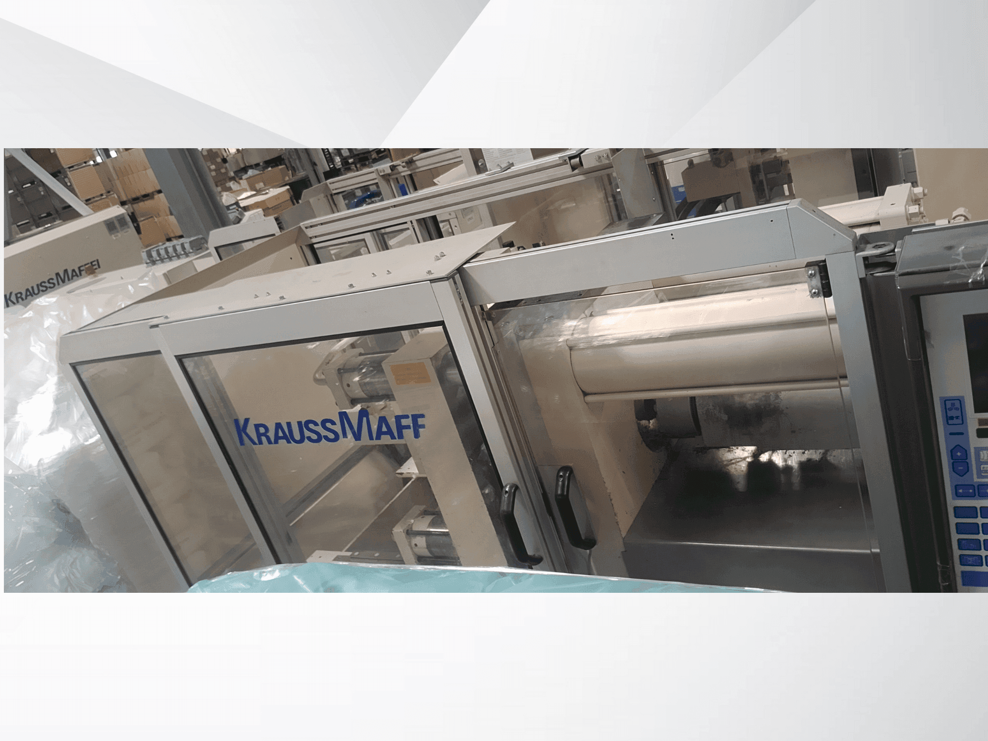 Vista Frontal  da Krauss Maffei 340 c2/80  máquina