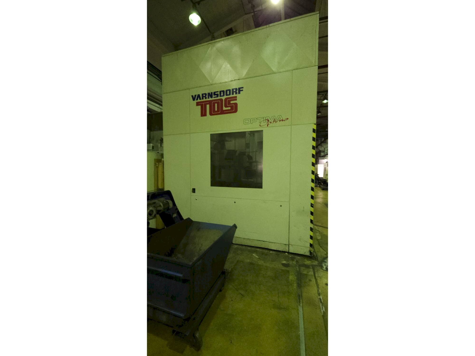 Vista Frontal da TOS Optima máquina