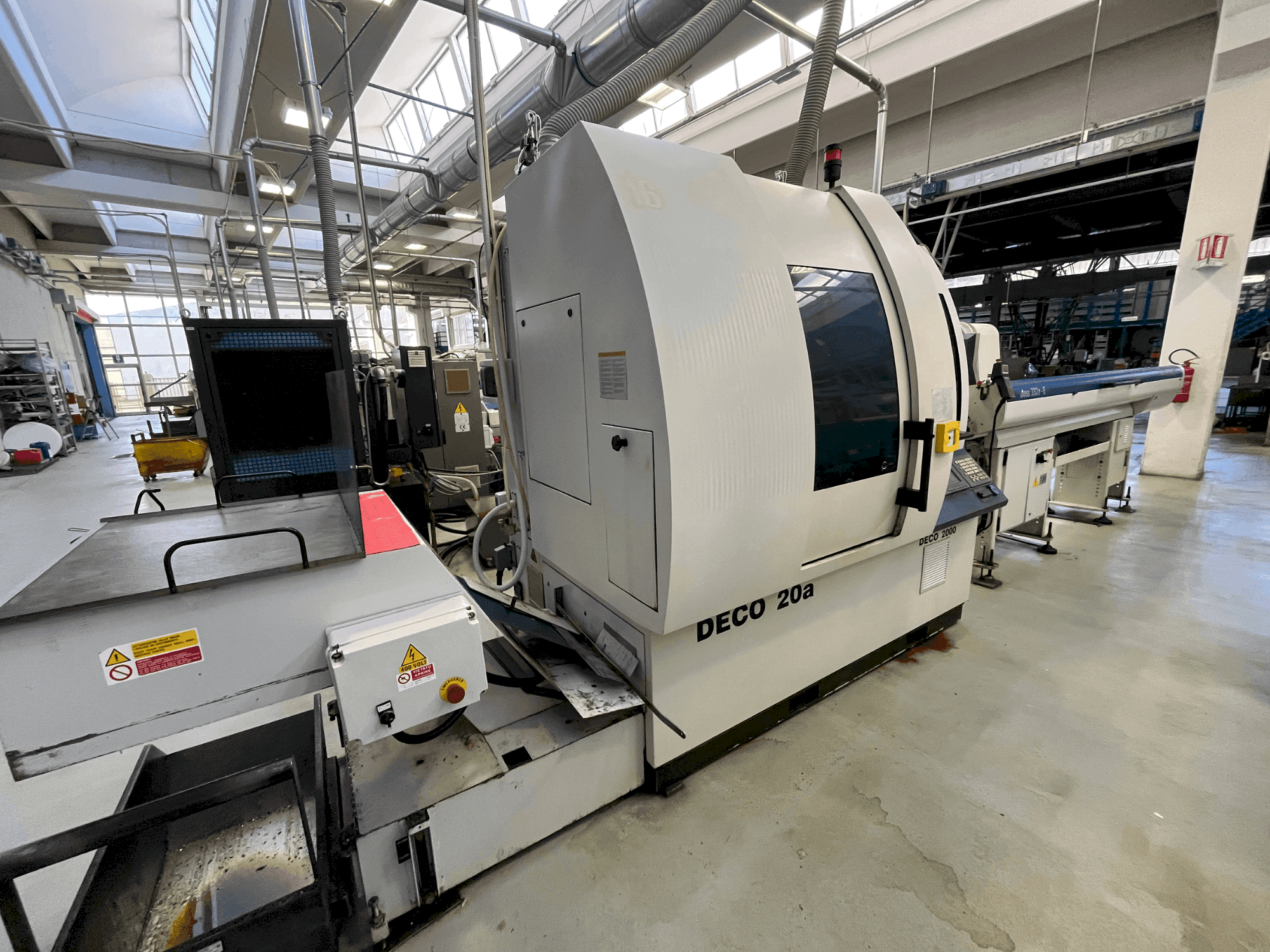 Vista Frontal da TORNOS DECO 20A máquina