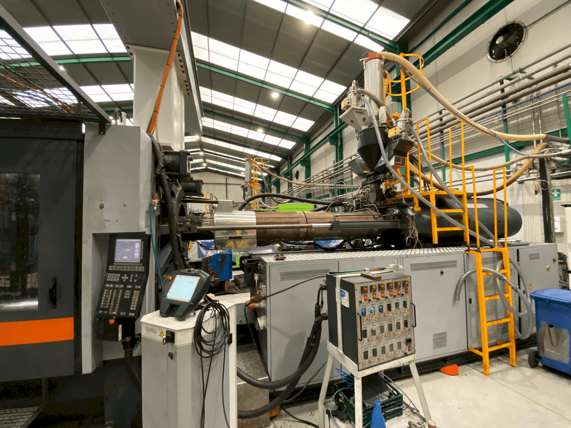 Vista Frontal da SANDRETTO MEGA TES 8200 máquina