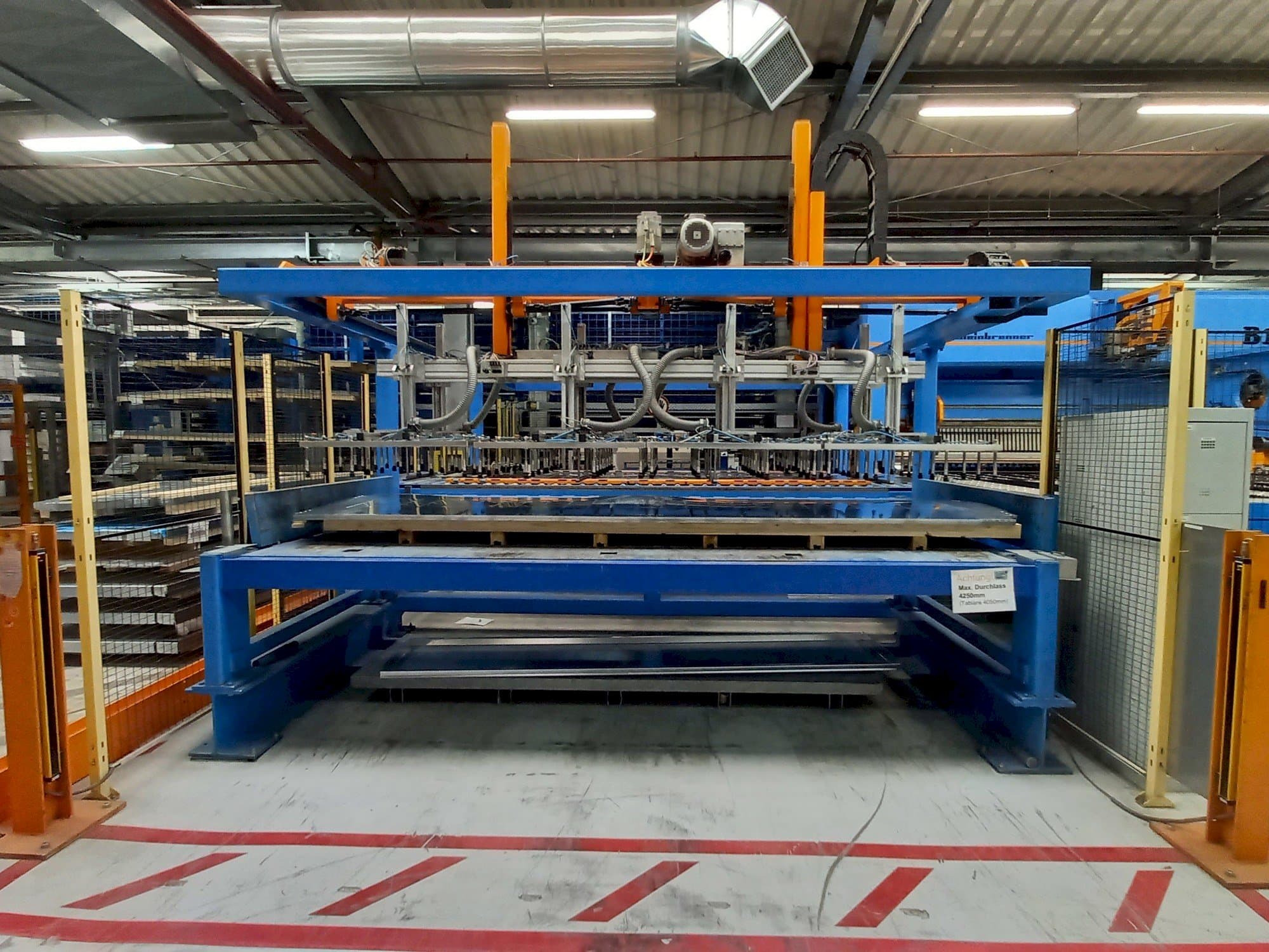 Vista Frontal da Weinbrenner B 12 máquina