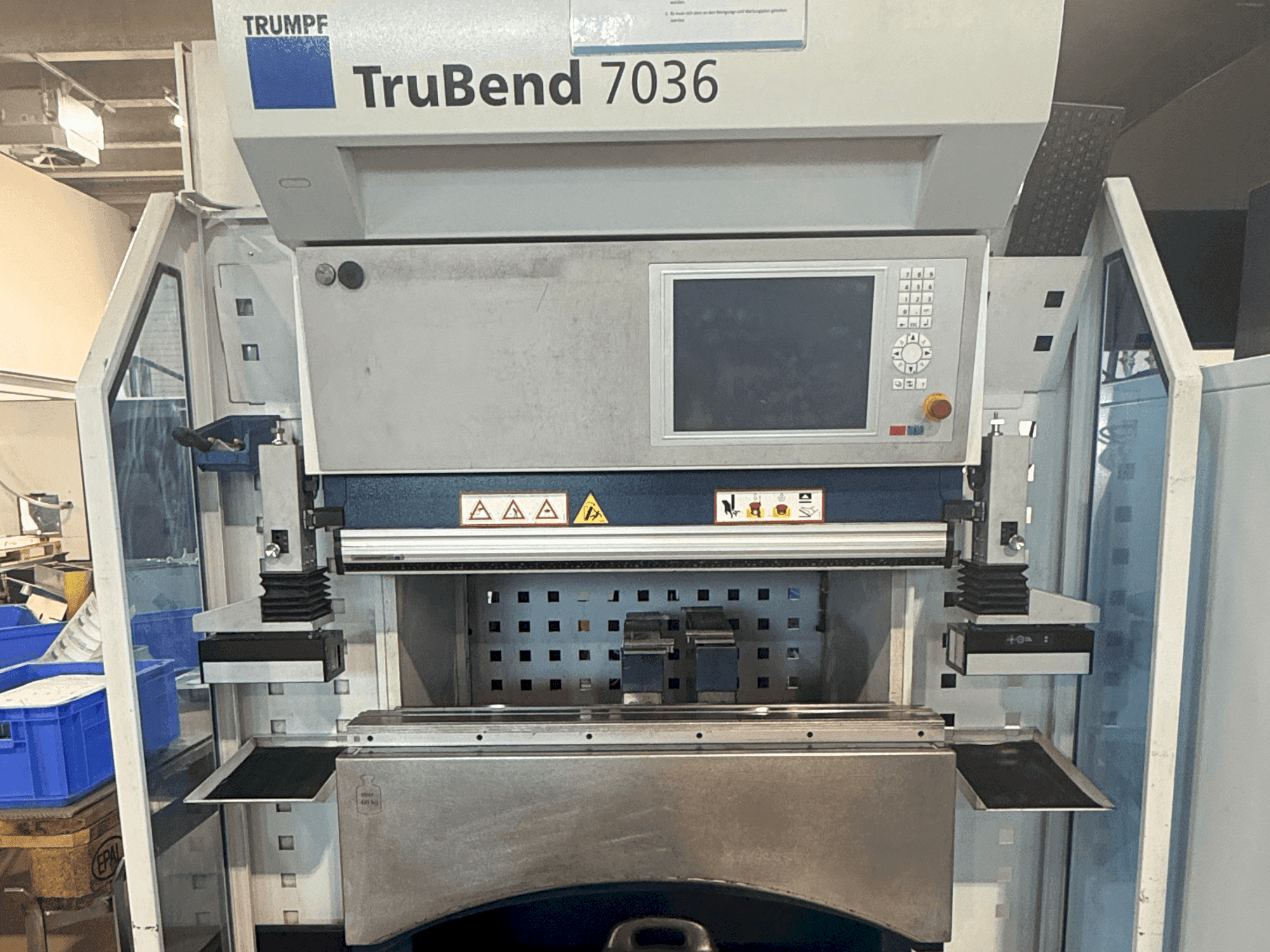 Vista Frontal da TRUMPF TruBend 7036 máquina