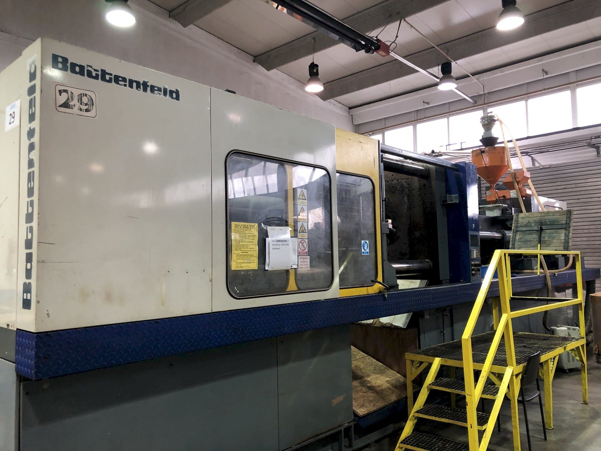 Vista Frontal  da Battenfeld BA-T 6500/6300  máquina