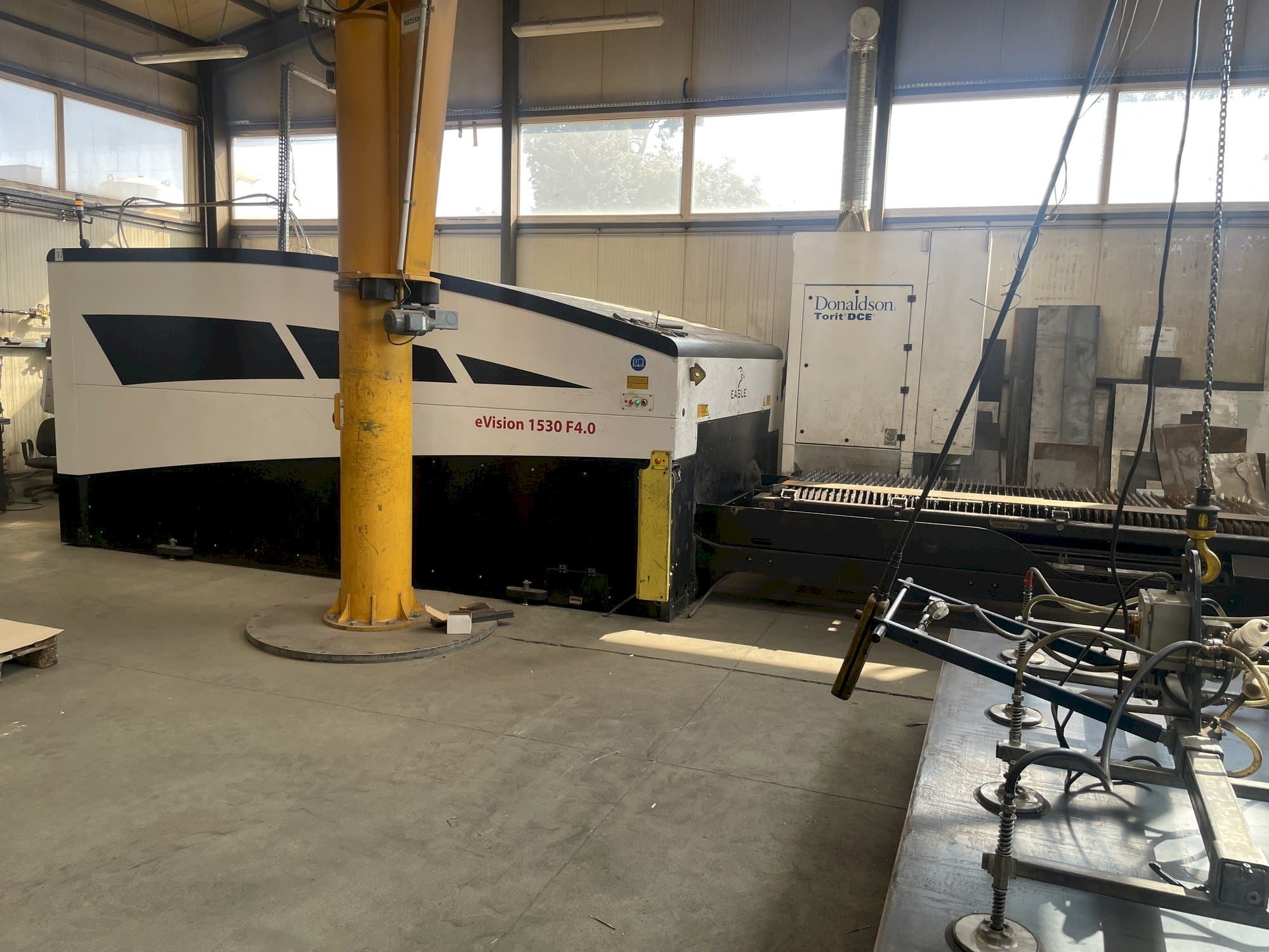 Vista Frontal da EAGLE eVision 1530 F4.0 máquina