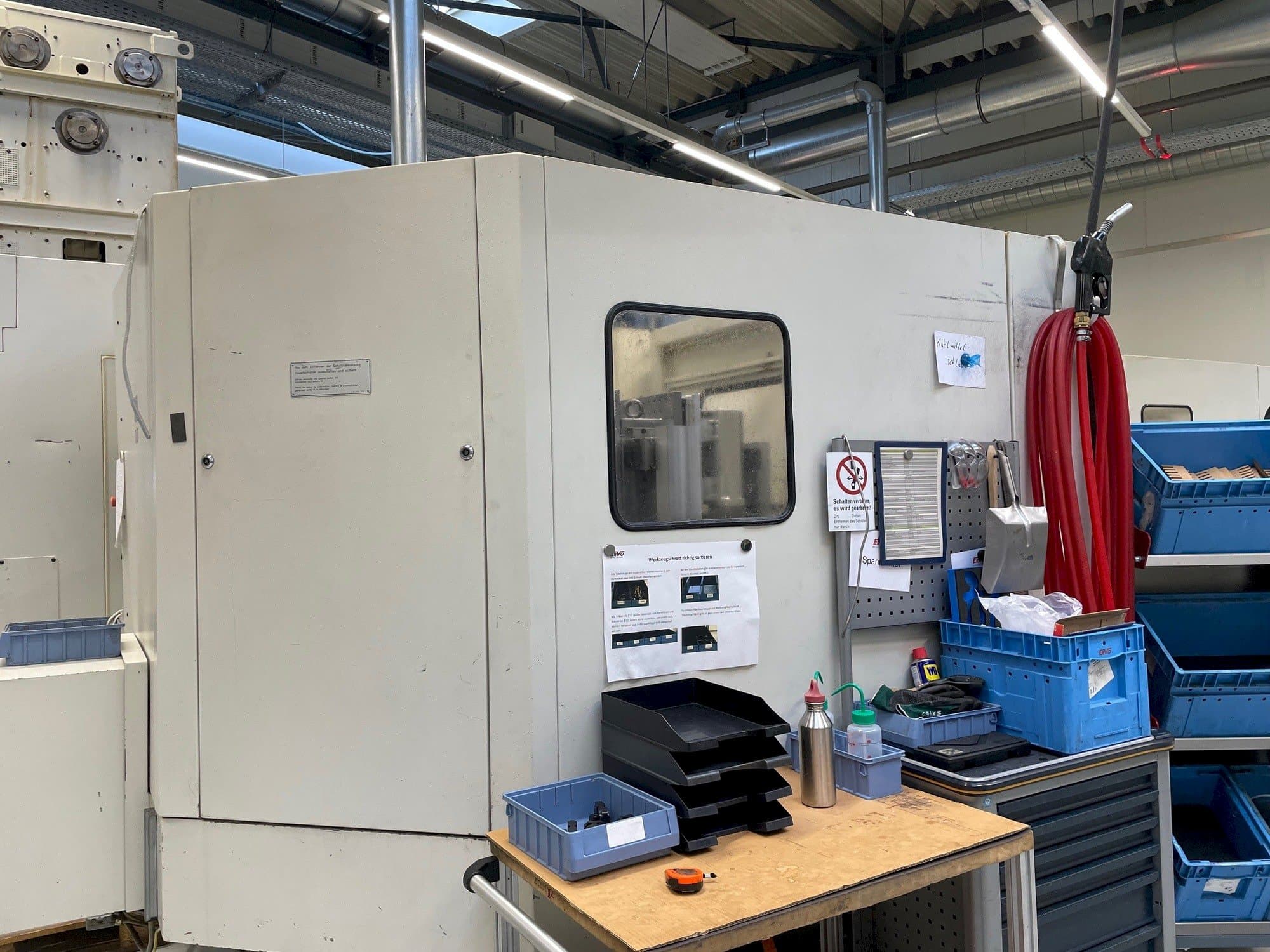 Vista Lateral Esquerda da HELLER MC 16 máquina