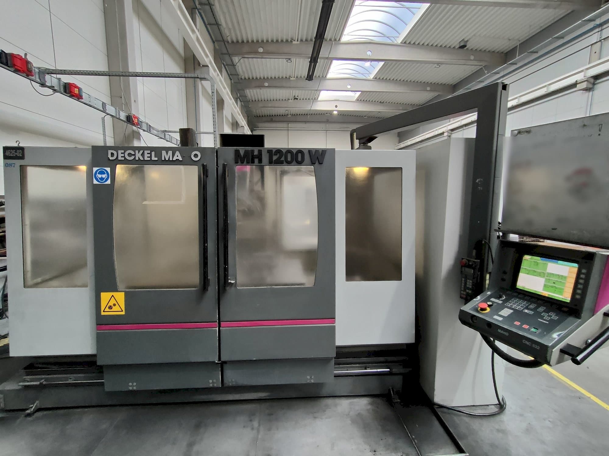 Vista Frontal da Maho MH 1200W máquina