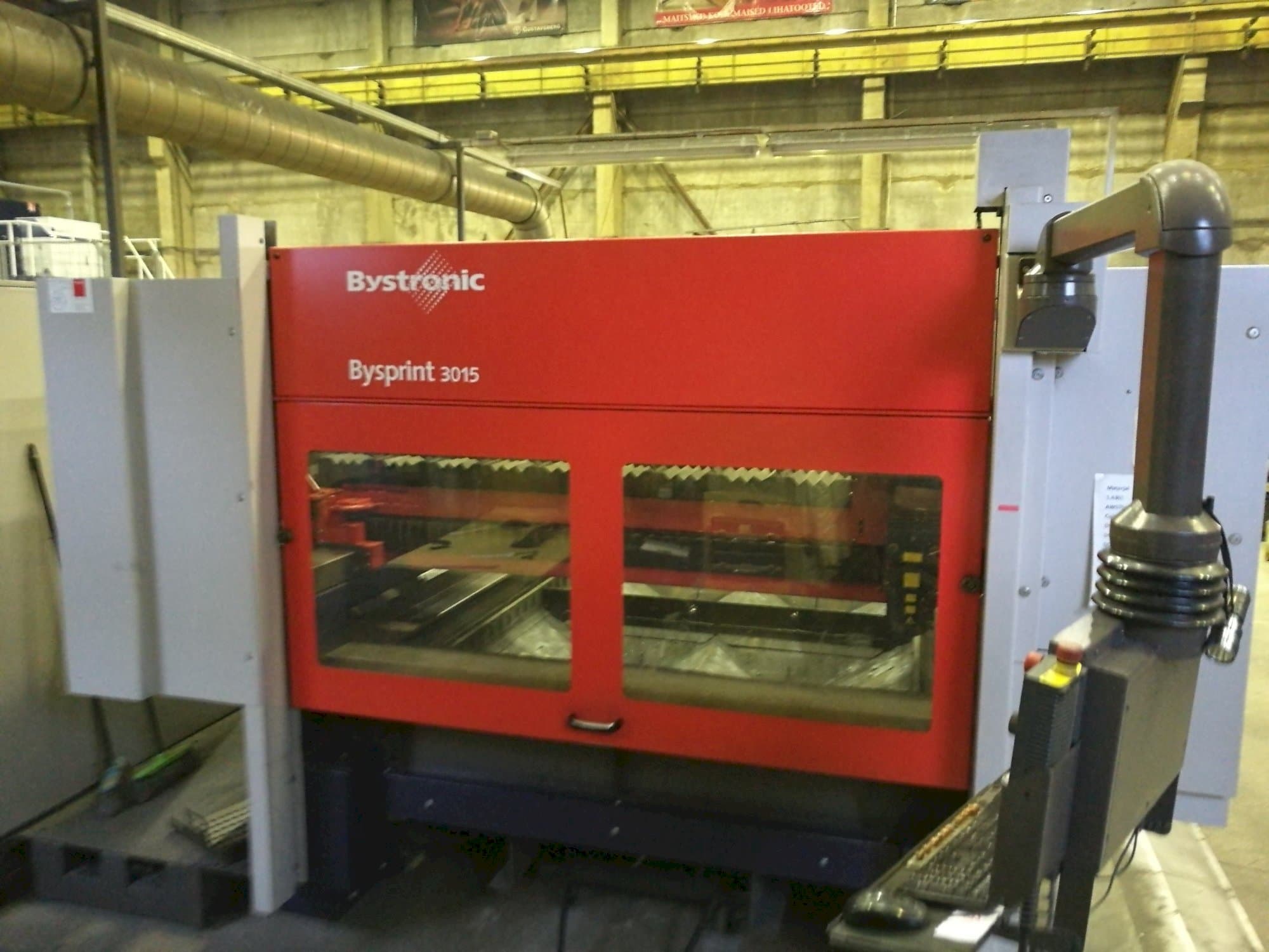 Vista Frontal  da Bystronic Bysprint 3015  máquina